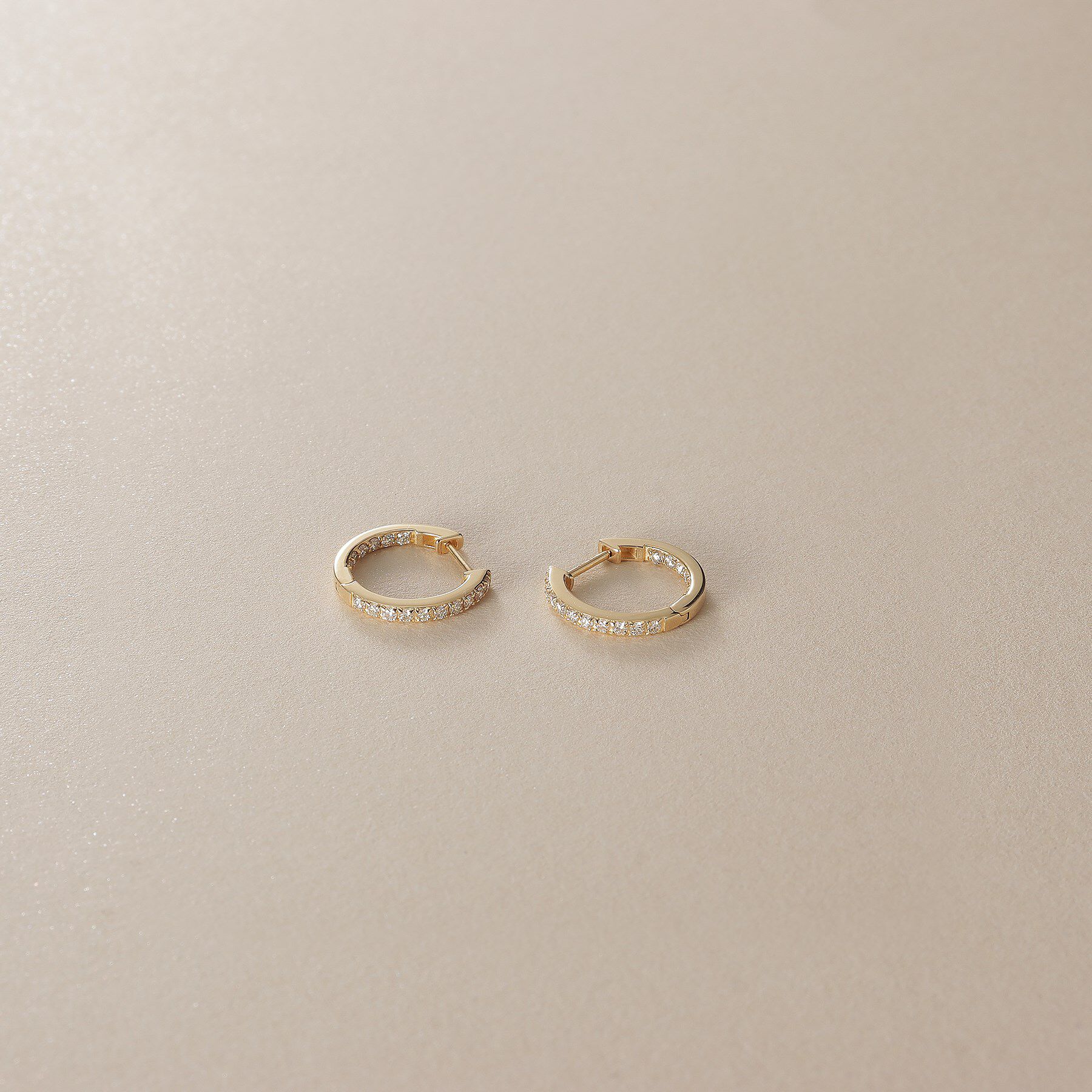 COCOSHNIK「K10ダイヤモンド インサイドダイヤ 中折れピアス」|ピアス|