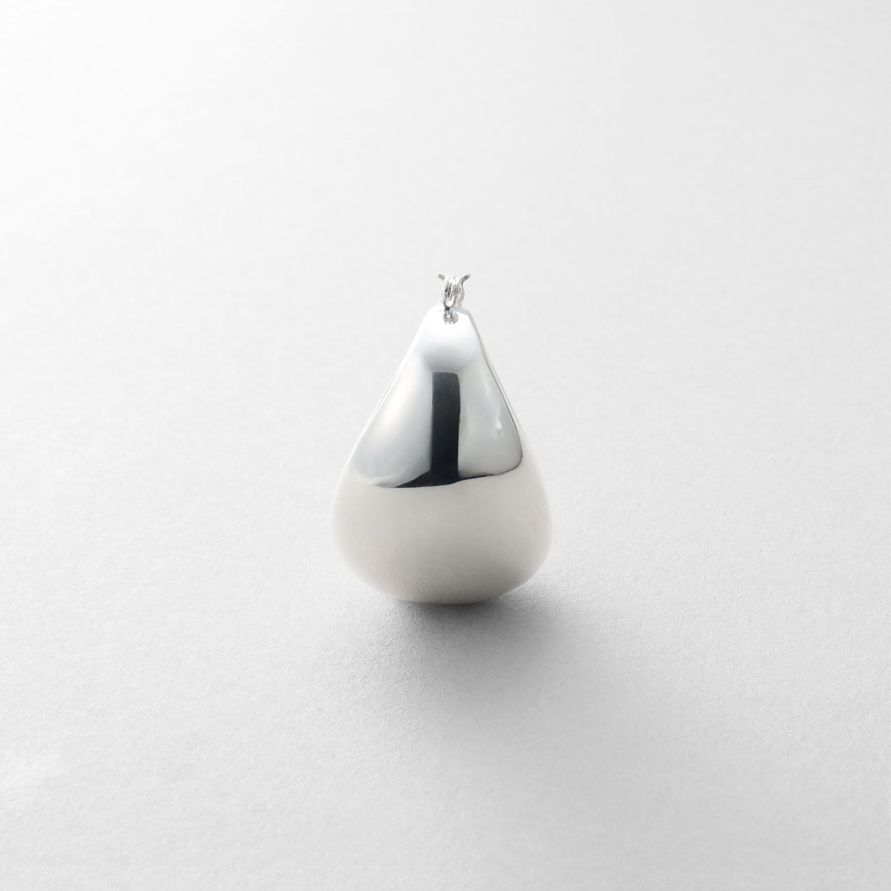 COCOSHNIK ONKITSCH「シルバー ホロウフープ バルブドロップピアス」|ピアス|