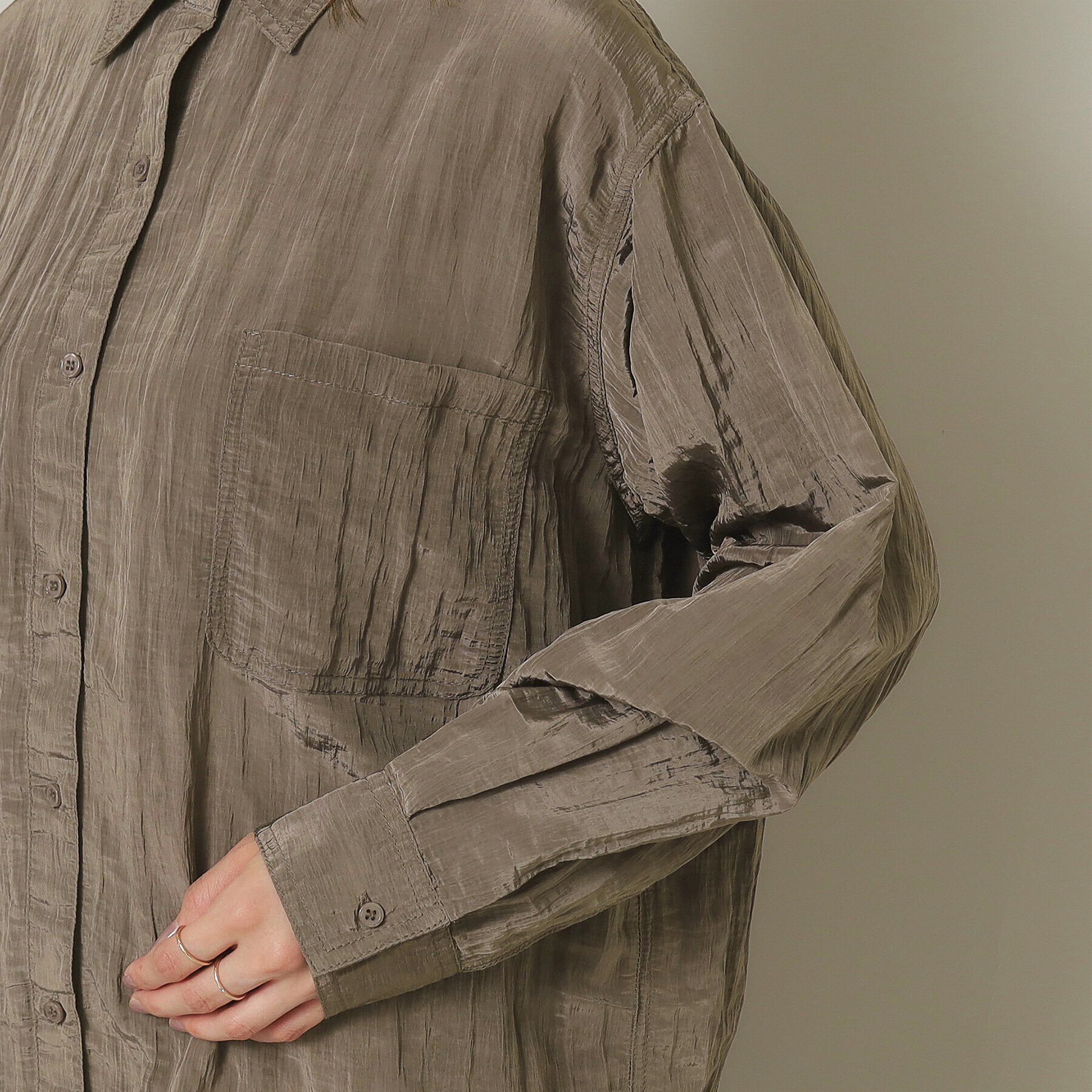 ITS&rsquo;DEMO「【羽織に／オーバーサイズ】サテン前開きブラウス」|シャツ・ブラウス|