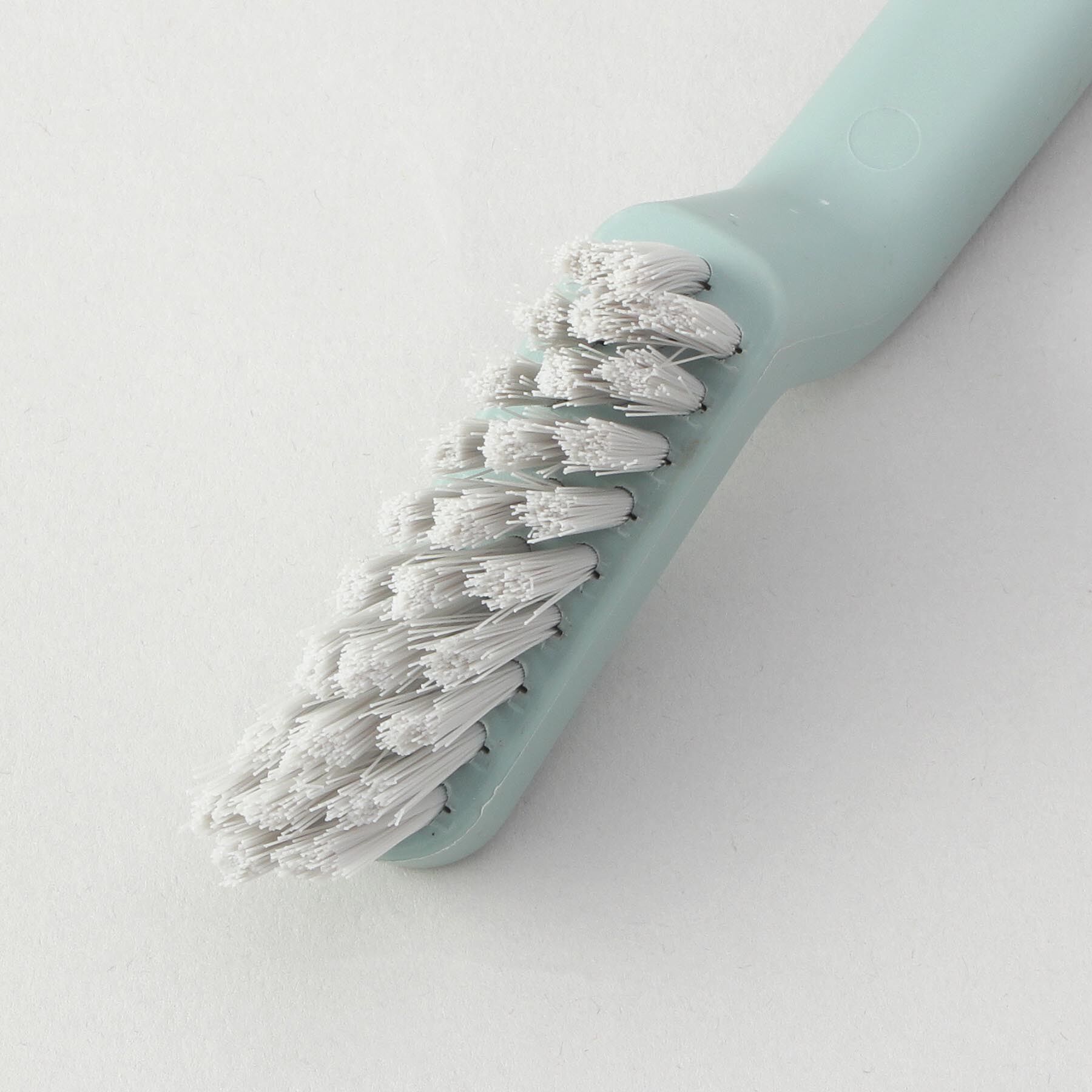 212 KITCHEN STORE「マグネット隙間ブラシ ペールアクア ＜Toffy トフィ＞」|その他|