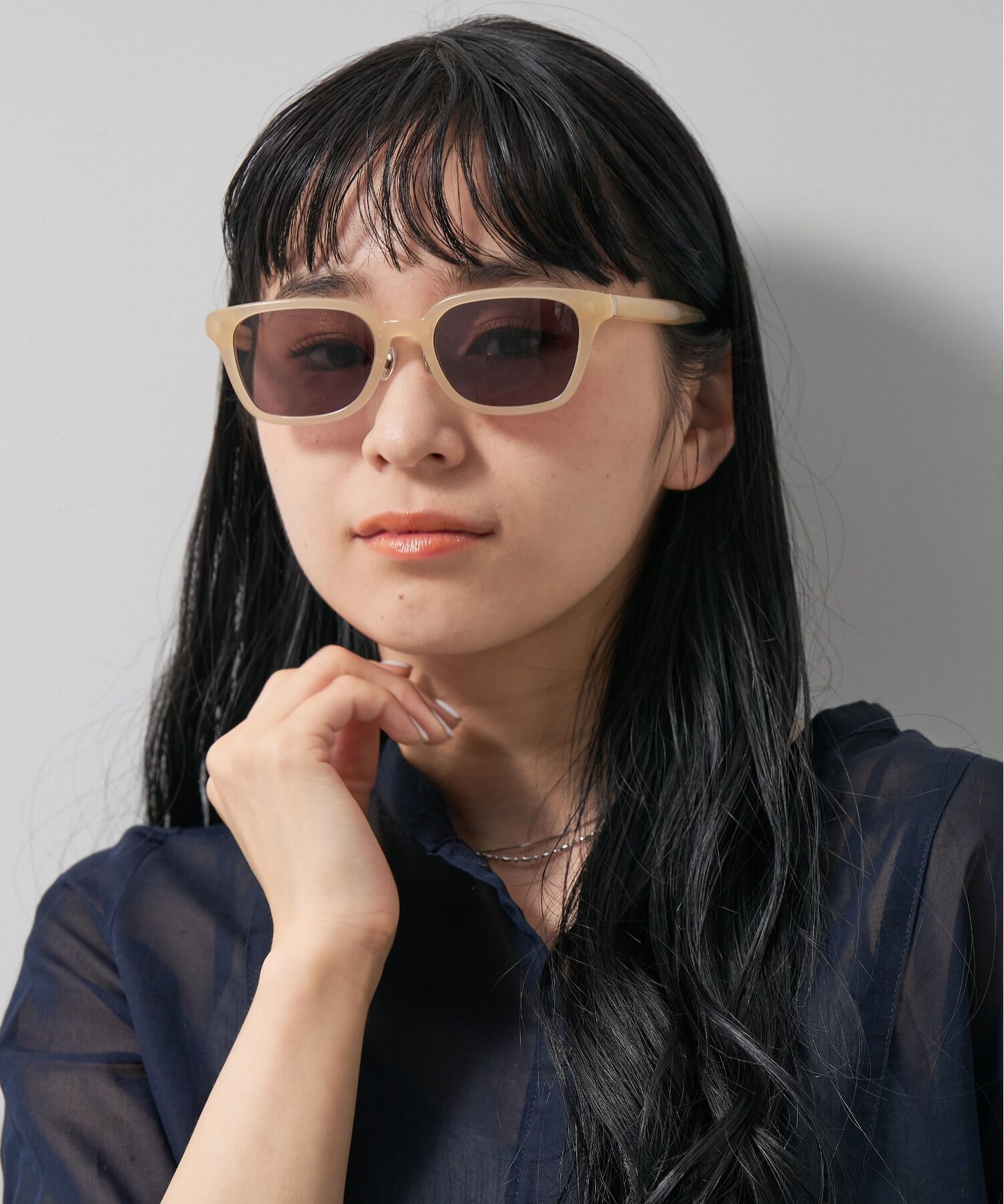  「スクエア型 調光サングラス｜紫外線対策｜レンズの色が変わるサングラス｜Zoff | UNITED ARROWS Wellness」|サングラス|