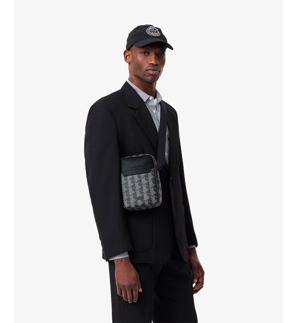 LACOSTE「ザ ブレンド モノグラムバーティカルショルダーバッグ」|ショルダー・メッセンジャー|