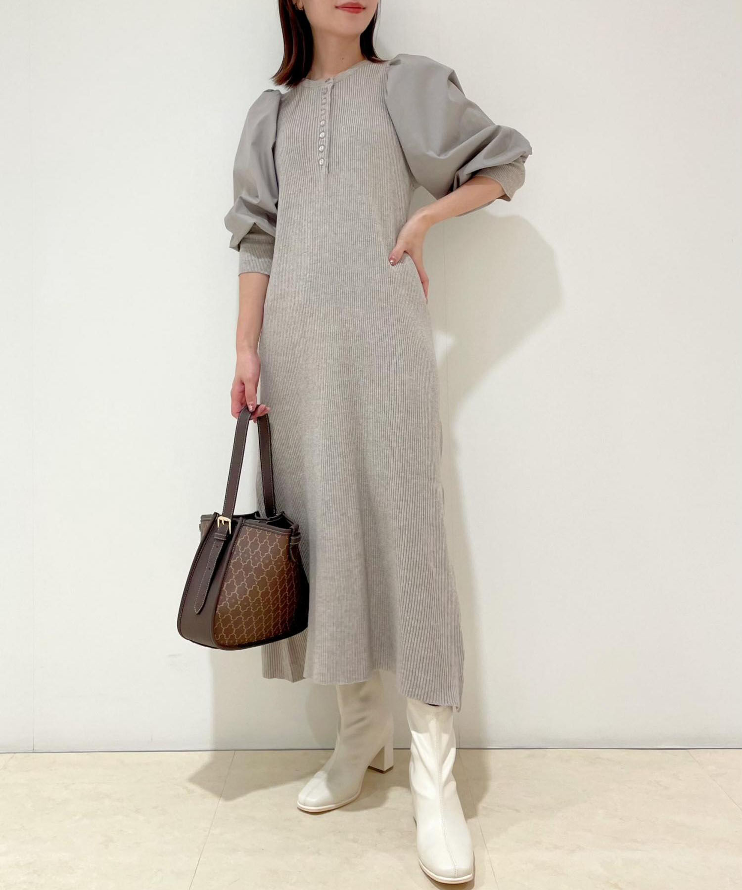 VIS「＜追加＞【一部カラー公式サイト・直営店舗限定】ボリュームスリーブ釦アクセントAラインニットワンピース」|ワンピース|