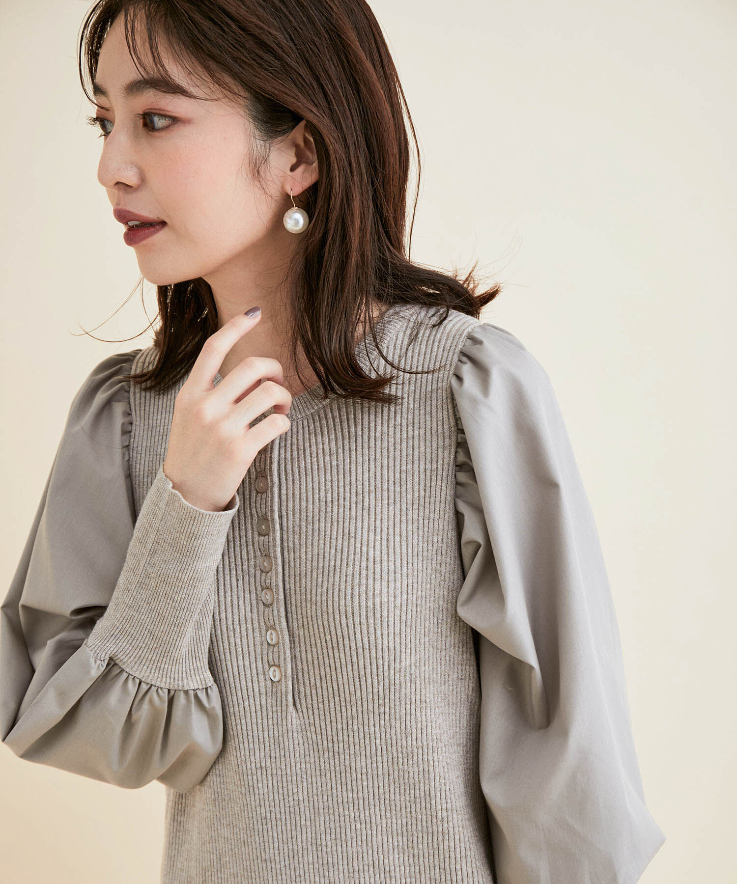 VIS「＜追加＞【一部カラー公式サイト・直営店舗限定】ボリュームスリーブ釦アクセントAラインニットワンピース」|ワンピース|