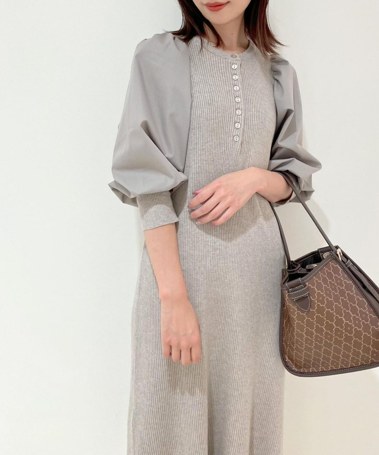 VIS「＜追加＞【一部カラー公式サイト・直営店舗限定】ボリュームスリーブ釦アクセントAラインニットワンピース」|ワンピース|