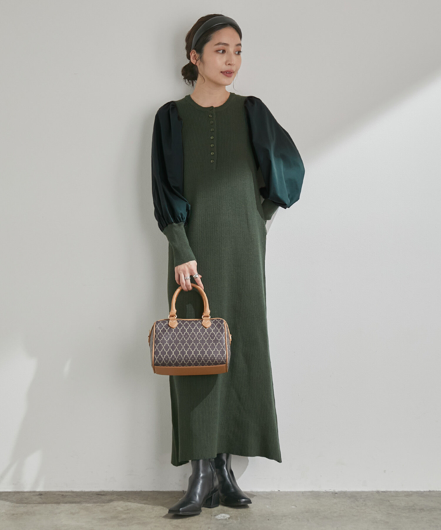 VIS「＜追加＞【一部カラー公式サイト・直営店舗限定】ボリュームスリーブ釦アクセントAラインニットワンピース」|ワンピース|