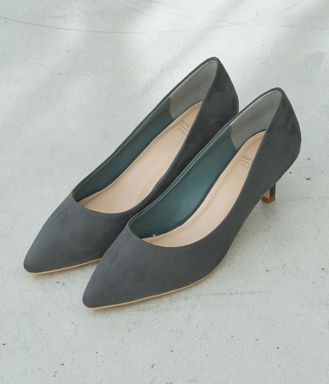 ROPE PICNIC PASSAGE「【WEB限定カラー:ゼブラ】ポインテッドトゥプレーンパンプス」|パンプス|