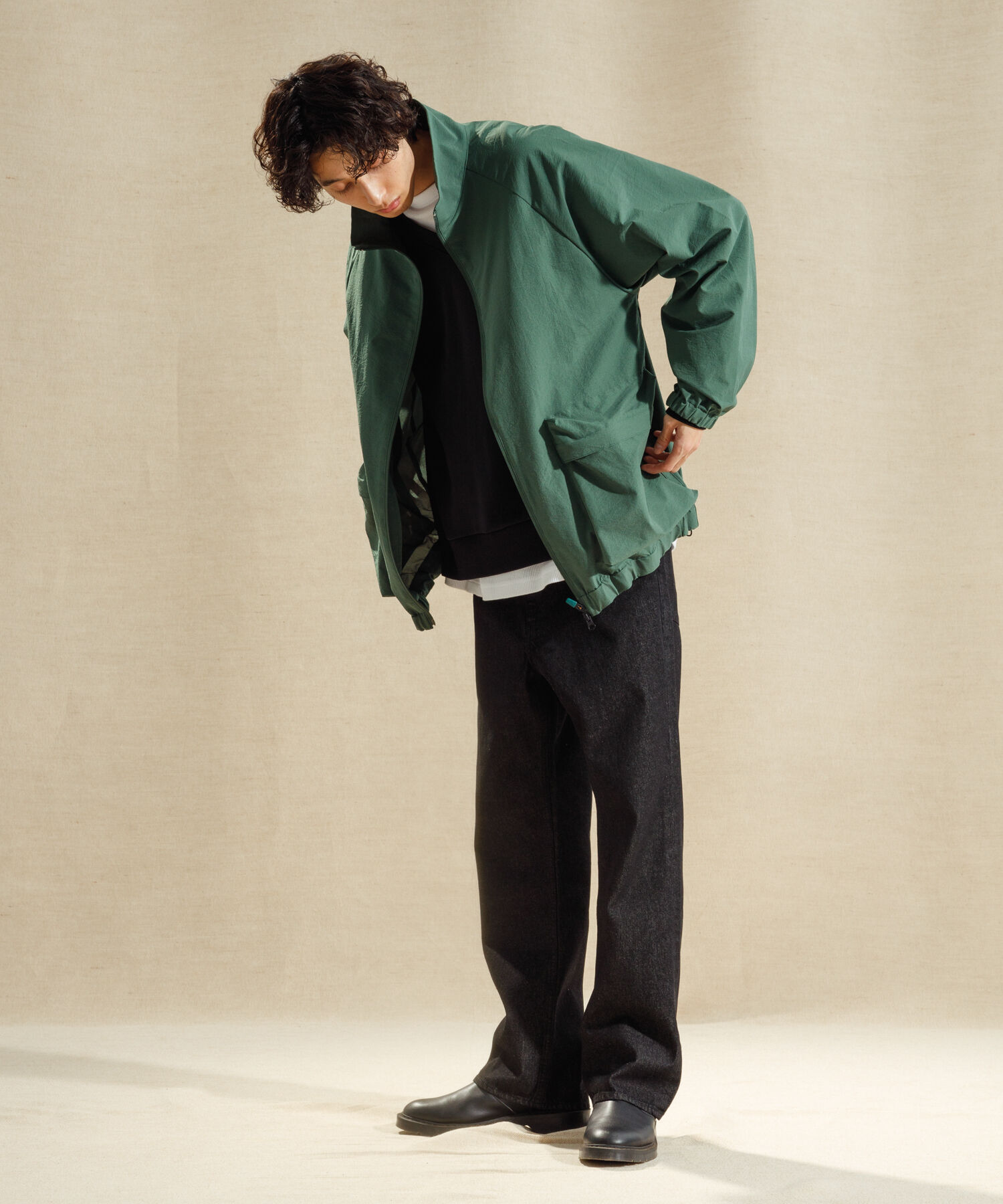 ADAM ET ROPE'「【コットンUSA】ドライタッチデニム フレアパンツ/サステナブル」|デニム|