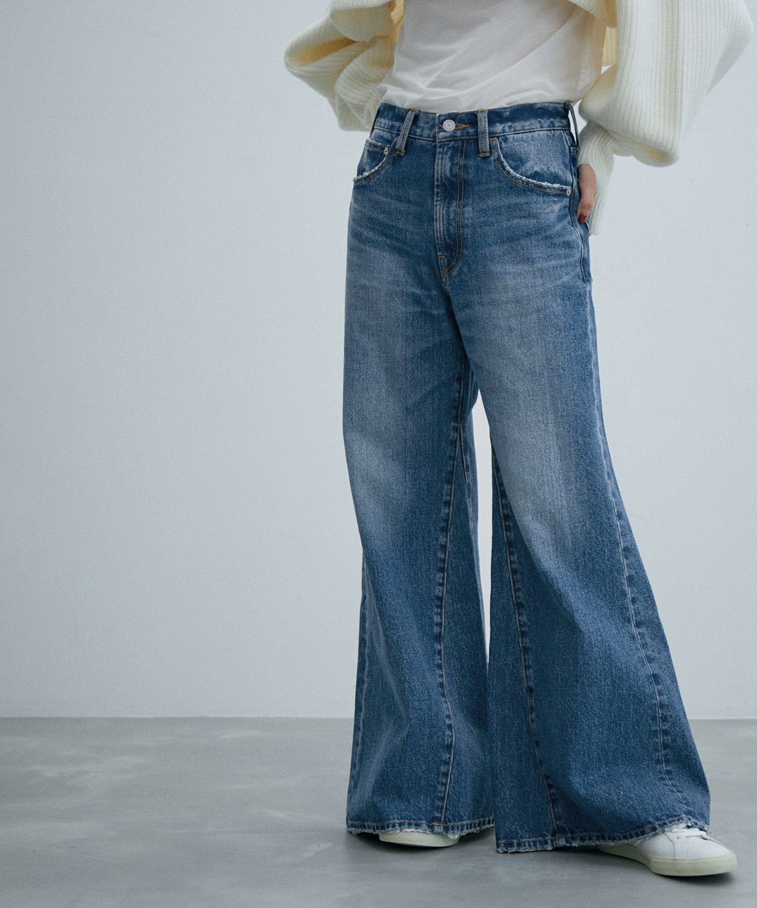ADAM ET ROPE'「【サステナブル】フレアデニム」|デニム|ブルー(44)