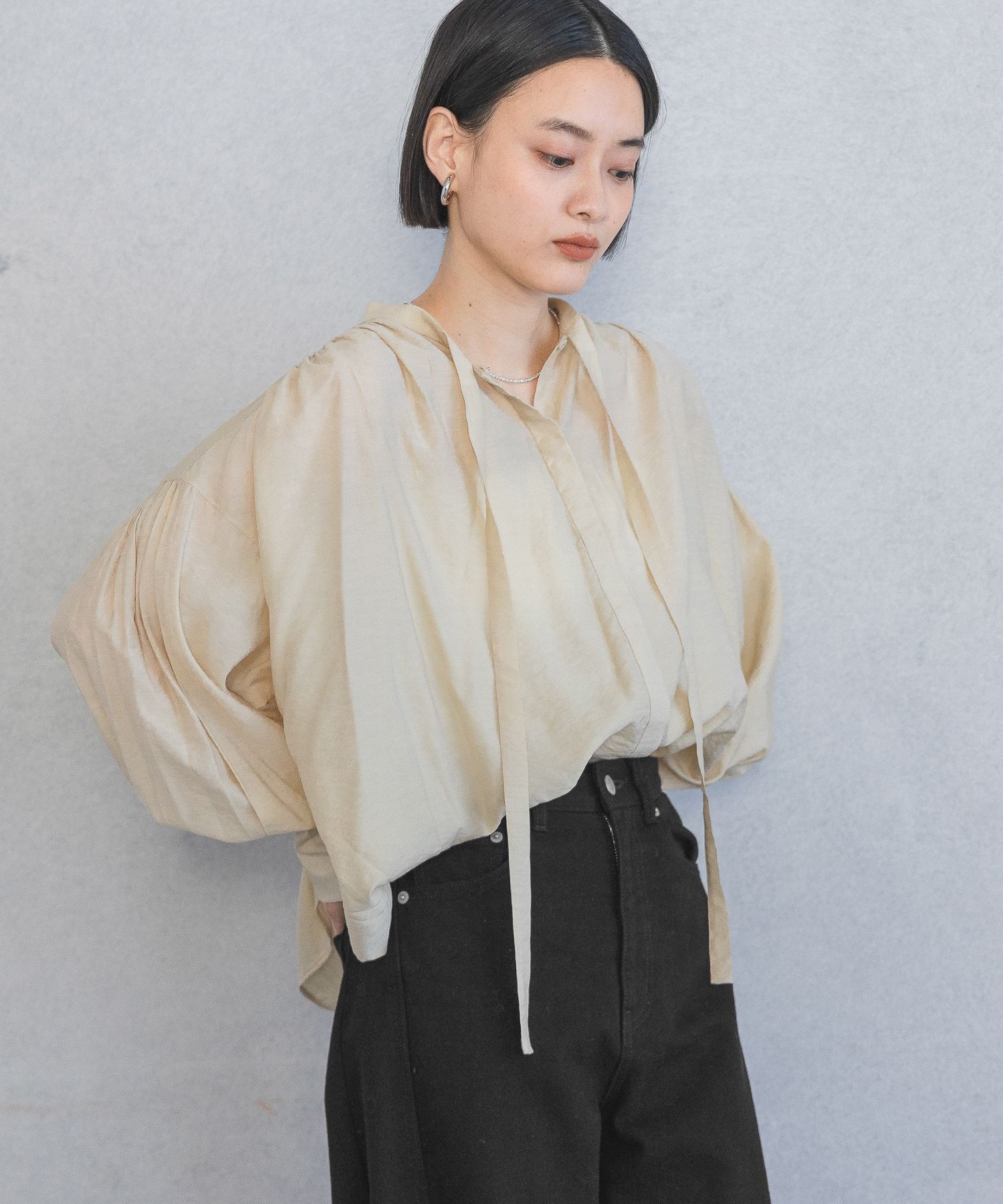 apart by lowrys「ボウタイブラウス」|シャツ・ブラウス|ベージュ
