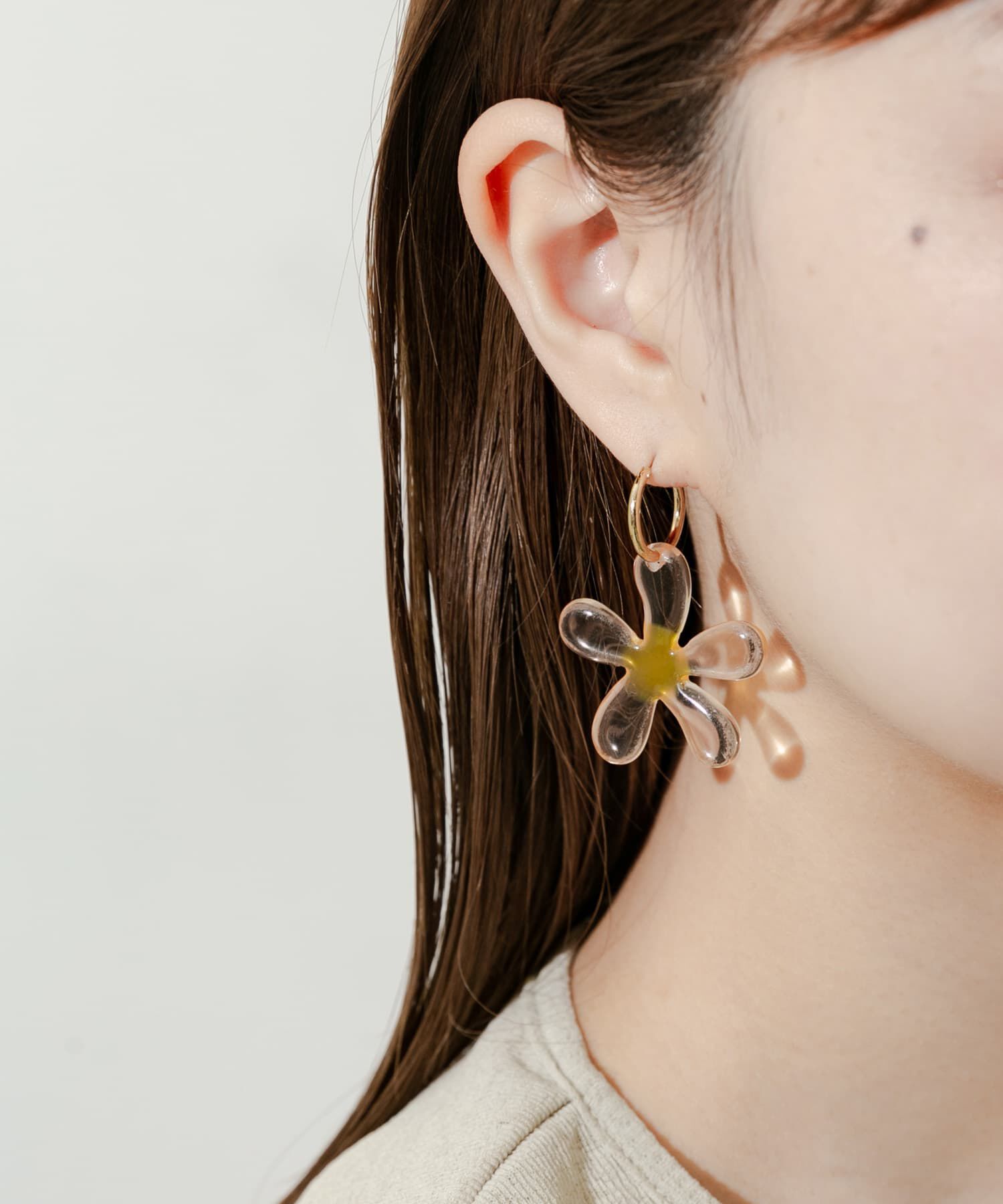 SMELLY「クリアフラワーメタルフープピアス」|ピアス|