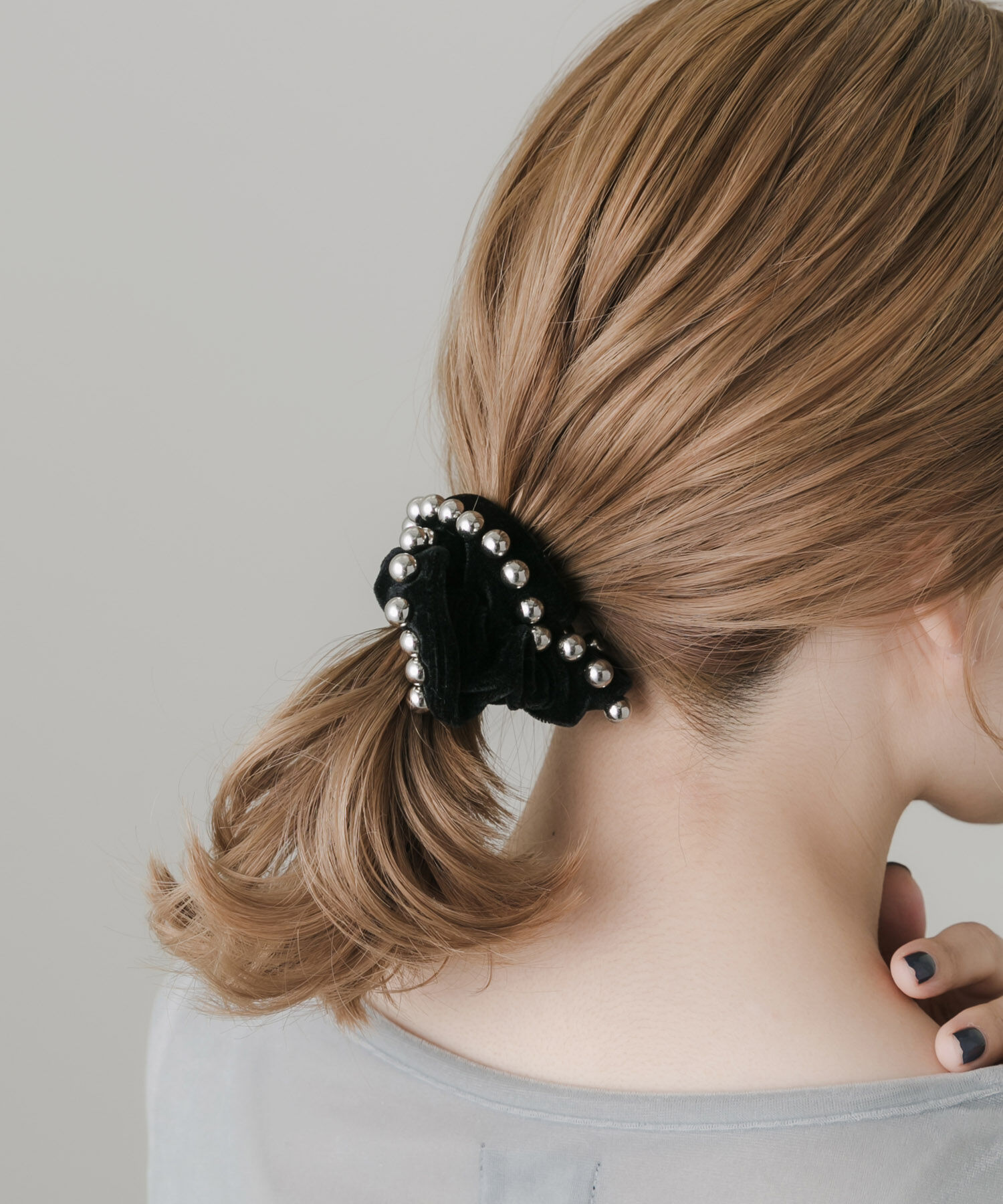 SMELLY「メタルボールベロアシュシュ」|ヘアゴム・シュシュ|