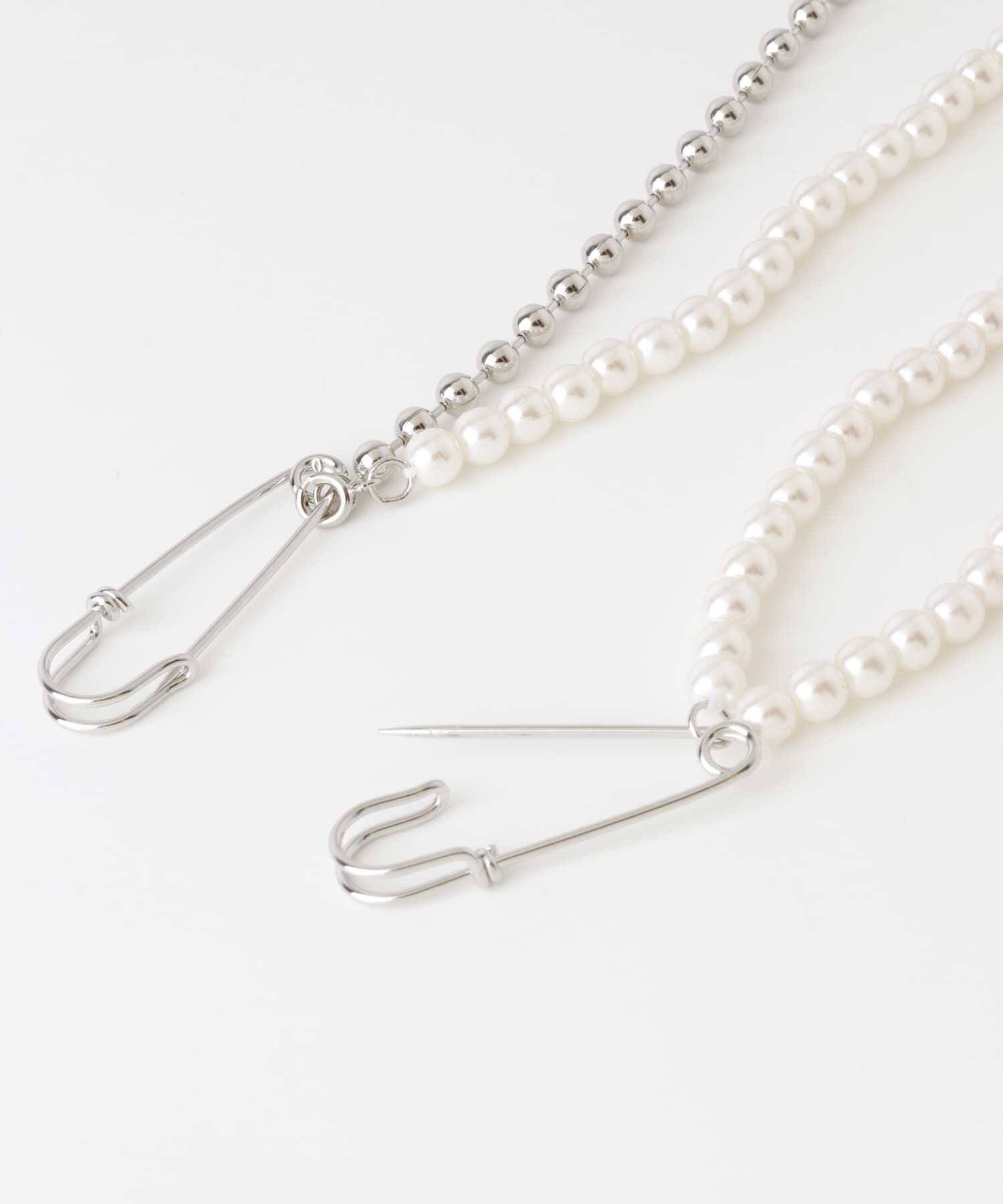  「ピン付きロングネックレス」|ネックレス|