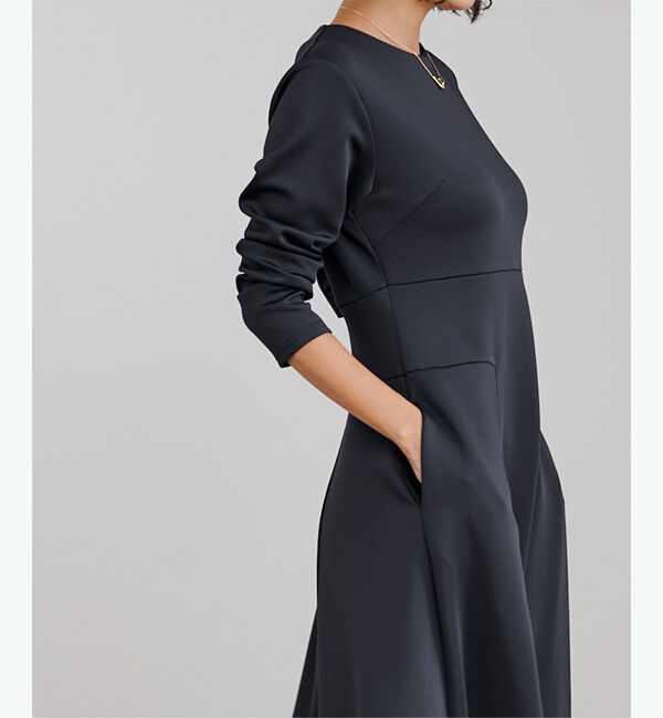 ur's「【星玲奈さんコラボアイテム】ボンディングフィットアンドフレアワンピース」|ワンピース|