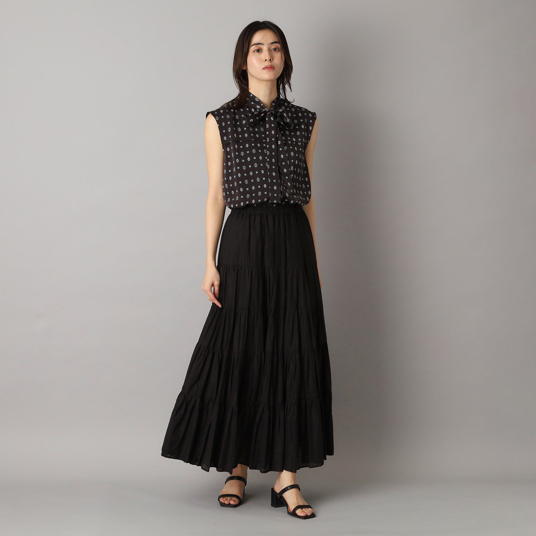 DRESSTERIOR「【大人百花春号掲載 モデル美香さん着用】洗える/コットンボイルティアードスカート」|スカート|