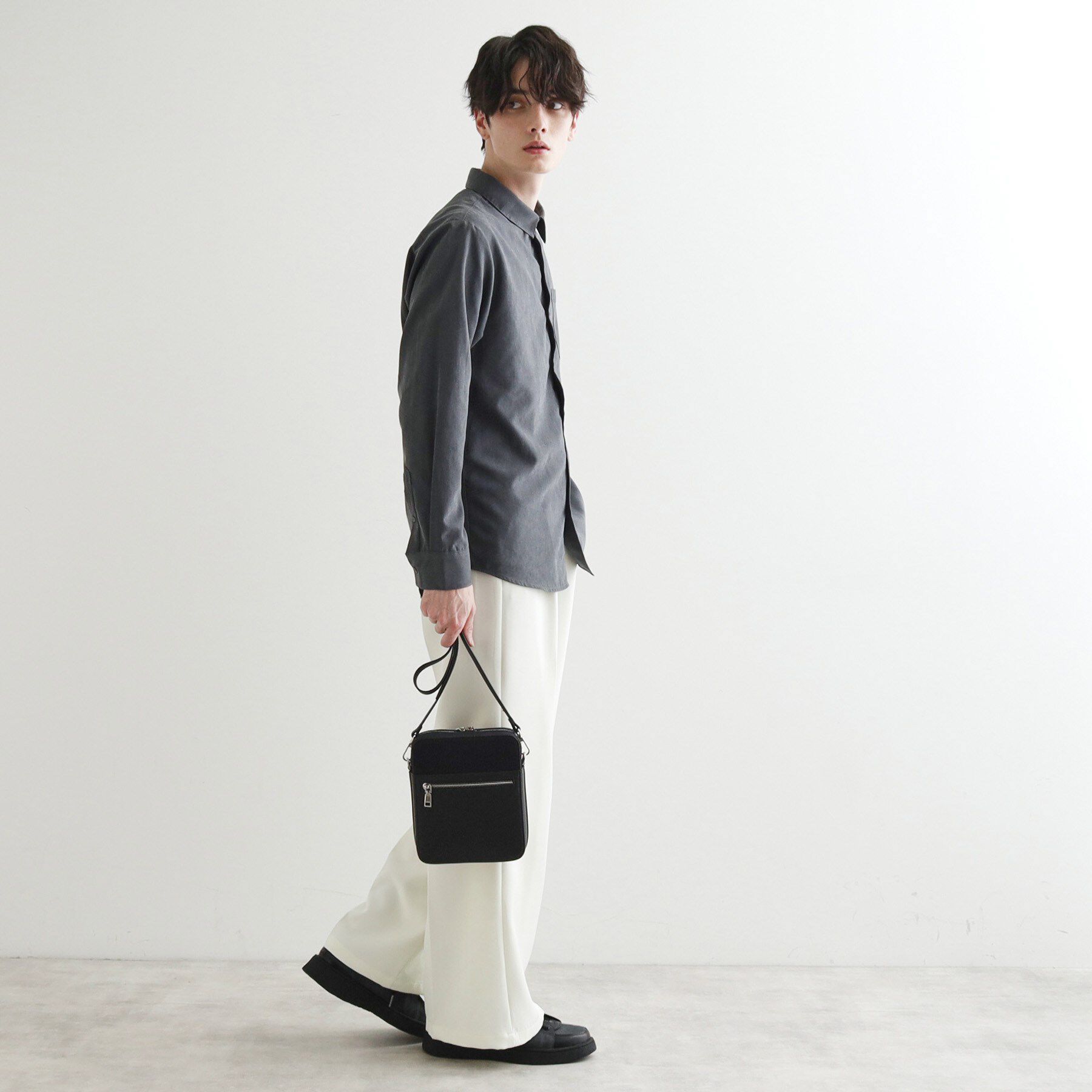 tk.TAKEO KIKUCHI「バイカラースクエアボックスショルダーバッグ」|ショルダー・メッセンジャー|