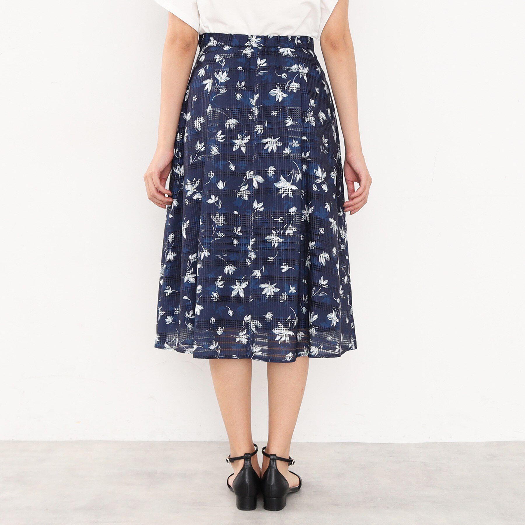 index「フラワータックフレアスカート【洗濯機洗い可/防シワ】」|スカート|