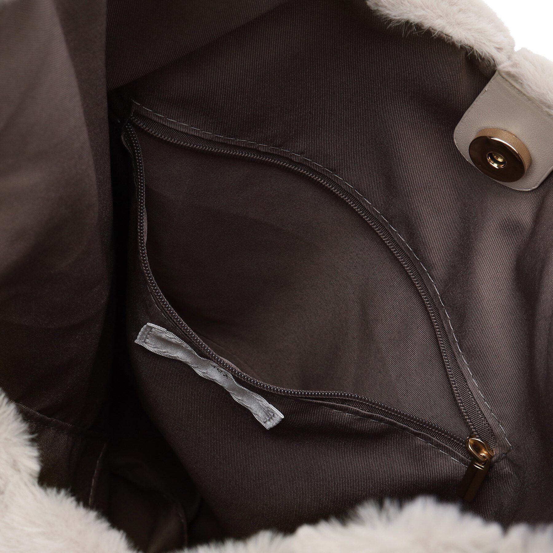 index「【A4収納可能】フリルフェイクファーバッグ」|ショルダー・メッセンジャー|