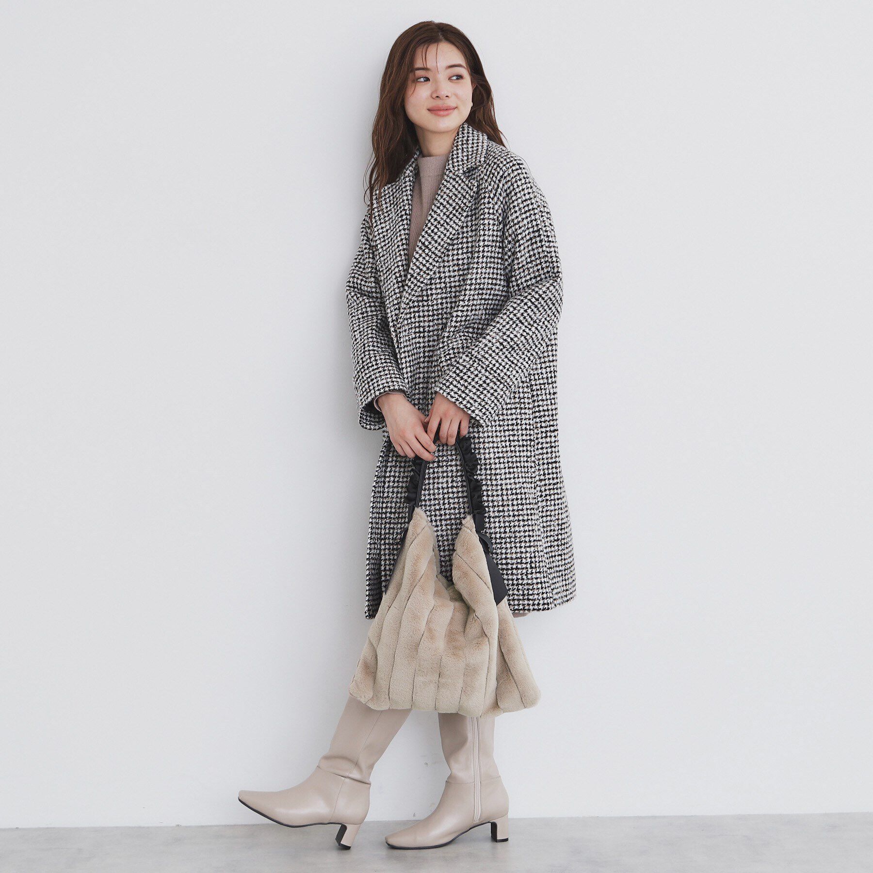 index「【A4収納可能】フリルフェイクファーバッグ」|ショルダー・メッセンジャー|