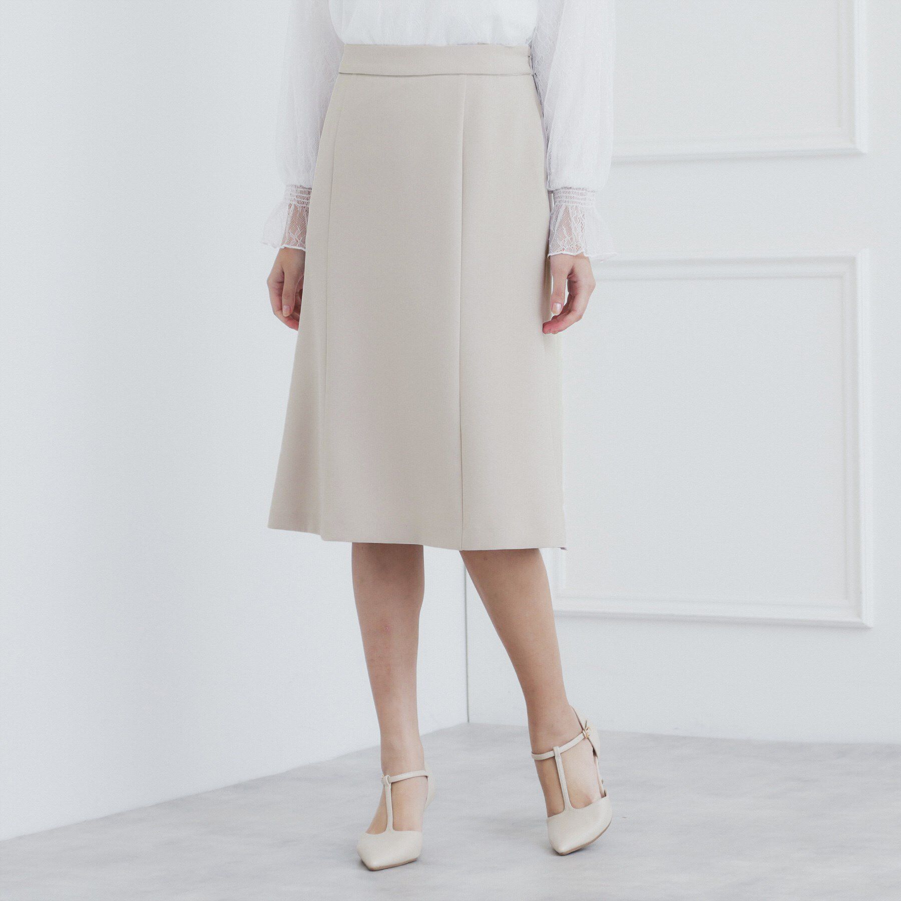 index「《通勤・セレモニー/セットアップ対応》多機能ストレッチフレアスカート【洗濯機洗い可/防シワ/抗ピル】」|スカート|グレージュ(050)