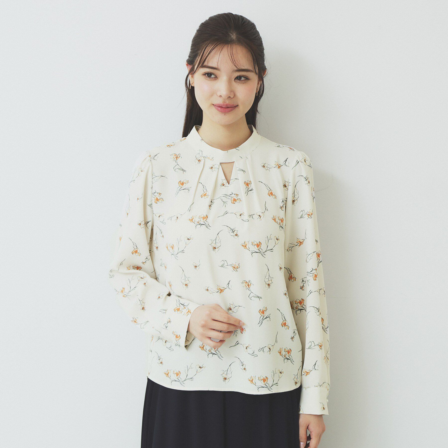 index「ハイネックスリットブラウス【洗濯機洗い可/イージーアイロン】」|シャツ・ブラウス|