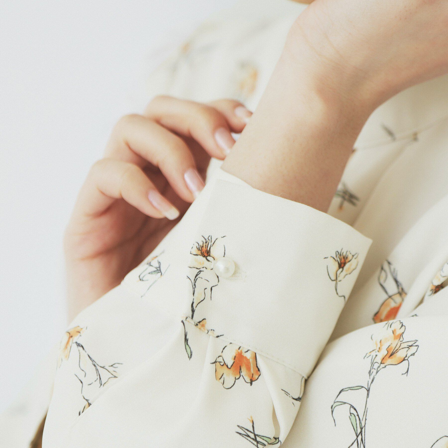 index「ハイネックスリットブラウス【洗濯機洗い可/イージーアイロン】」|シャツ・ブラウス|