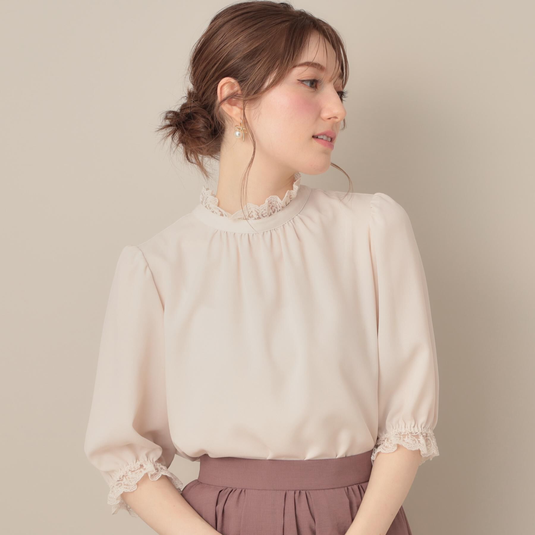 Couture broach「【華やか・大人可愛い・5分袖】エンブロレース前後2WAYブラウス」|シャツ・ブラウス|