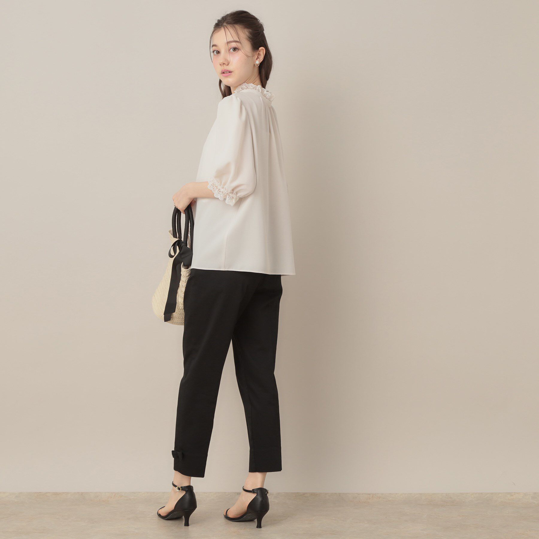 Couture broach「【華やか・大人可愛い・5分袖】エンブロレース前後2WAYブラウス」|シャツ・ブラウス|