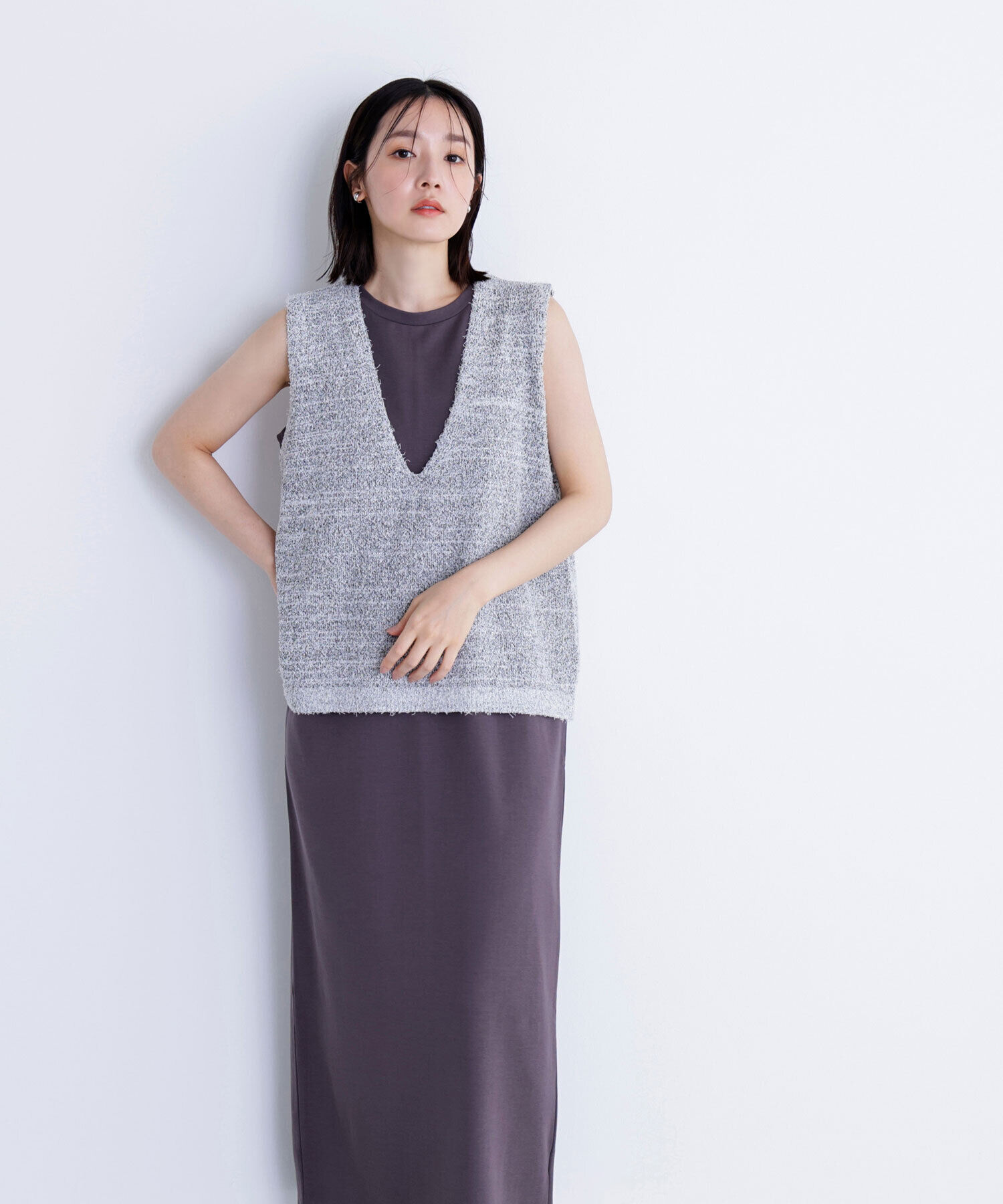  「Vネックニットベスト＆ナローワンピース」|ワンピース|チャコール&times;  2