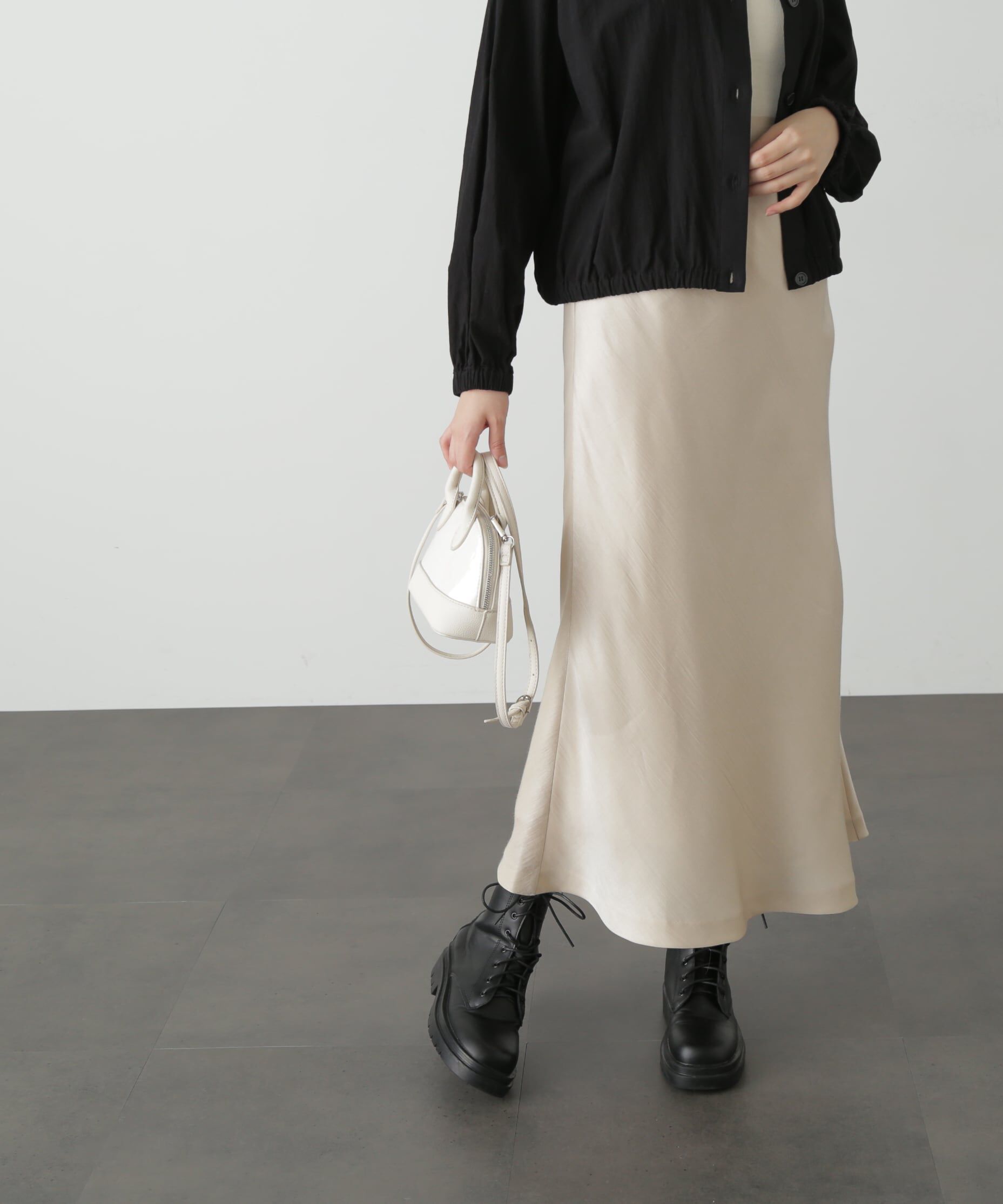  「シャイニーナロースカート」|スカート|ベージュ