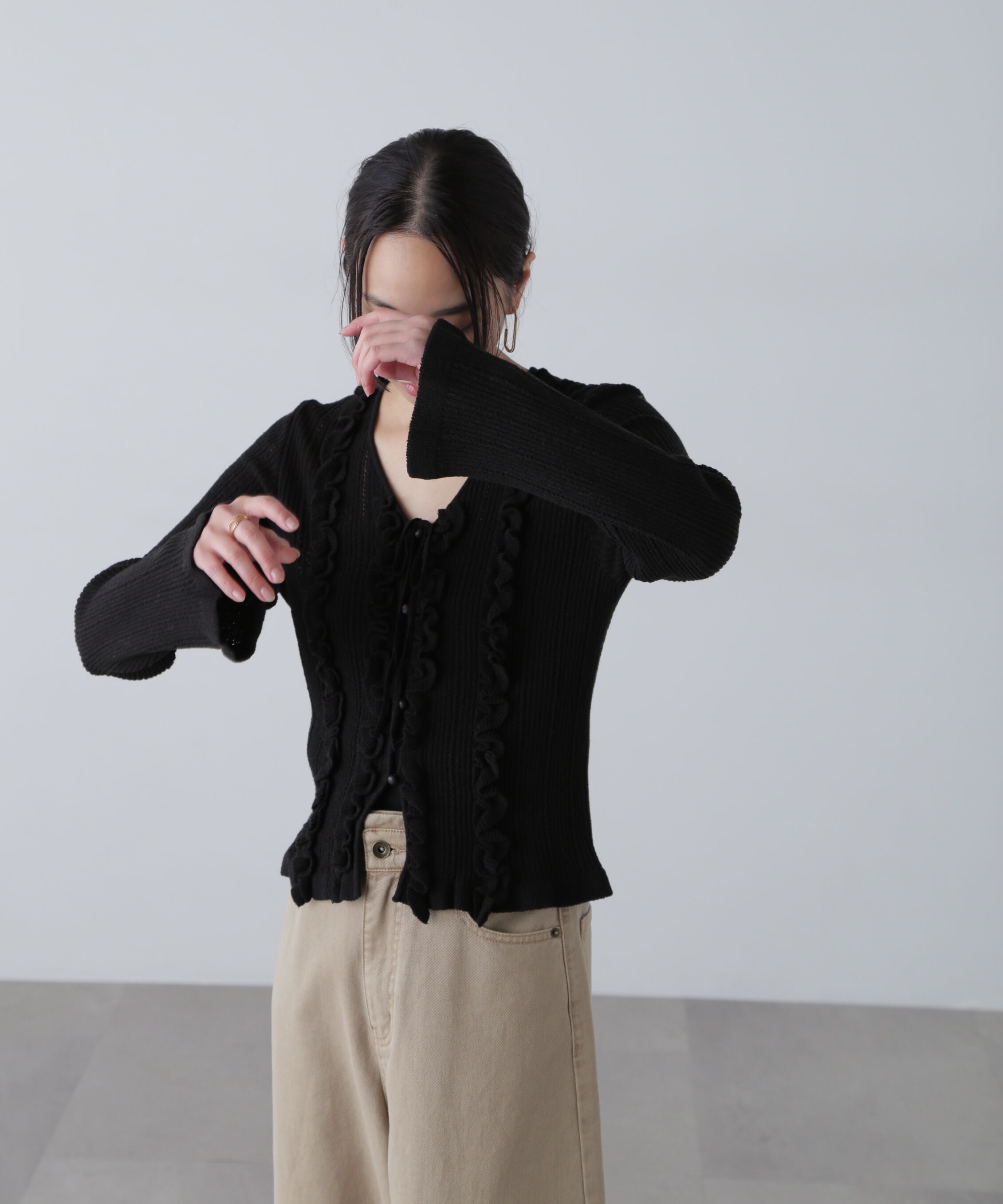  「フリルアイレットリブニットカーディガン」|ニット・セーター|