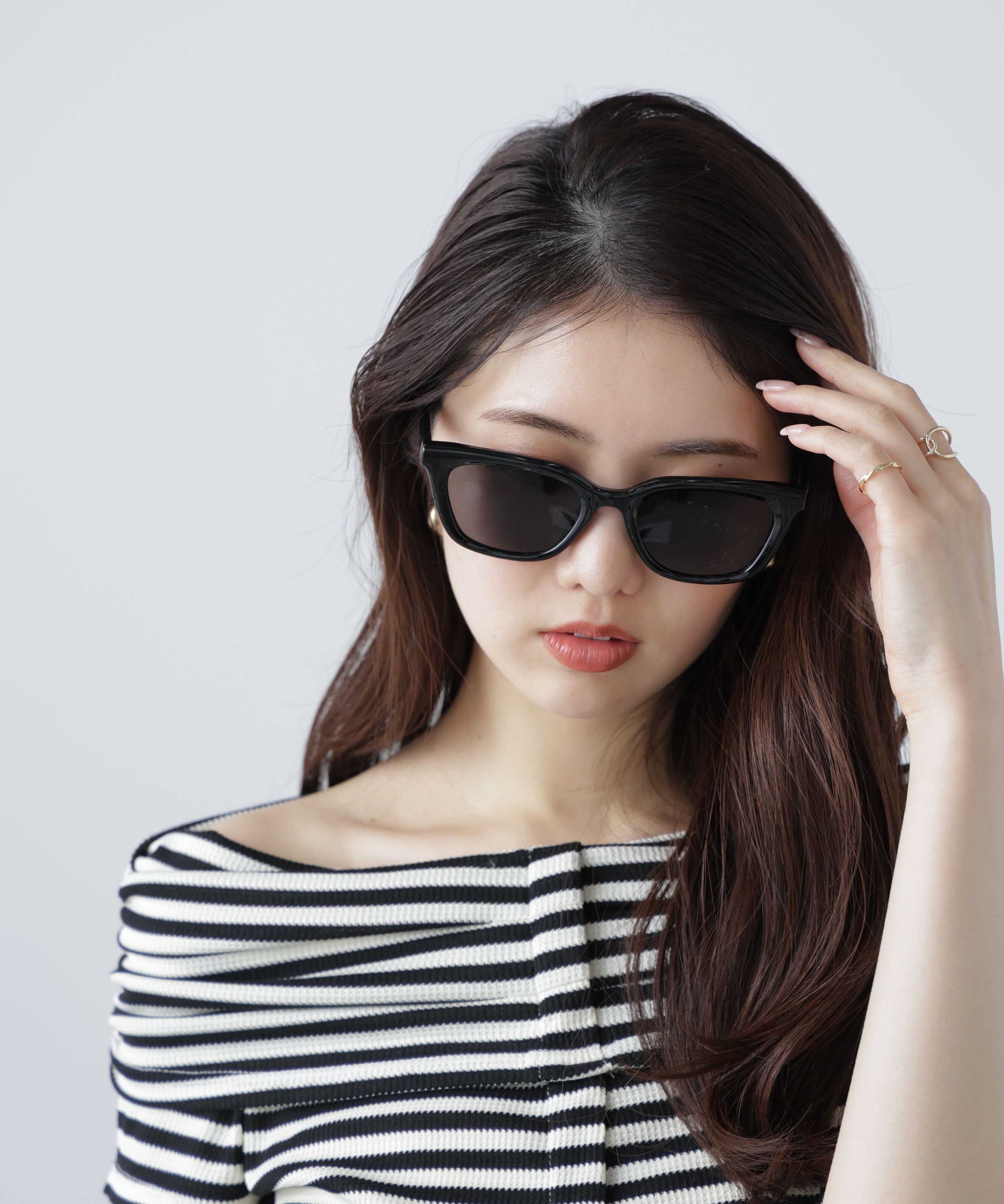  「スクエアサングラス」|ハンカチ|ブラック