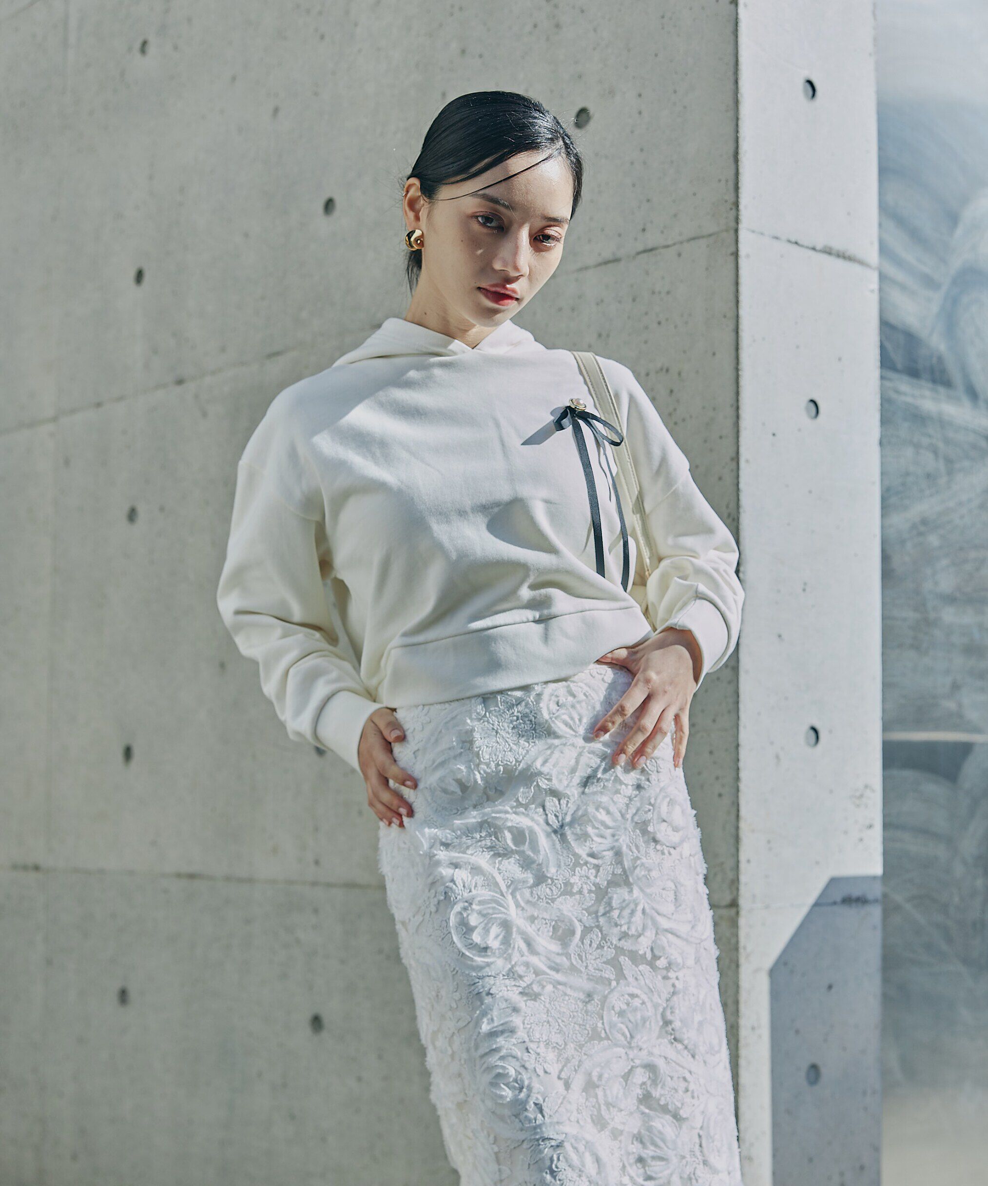 PROPORTION BODY DRESSING「リボンブローチ付きフーディー」|Tシャツ・カットソー|