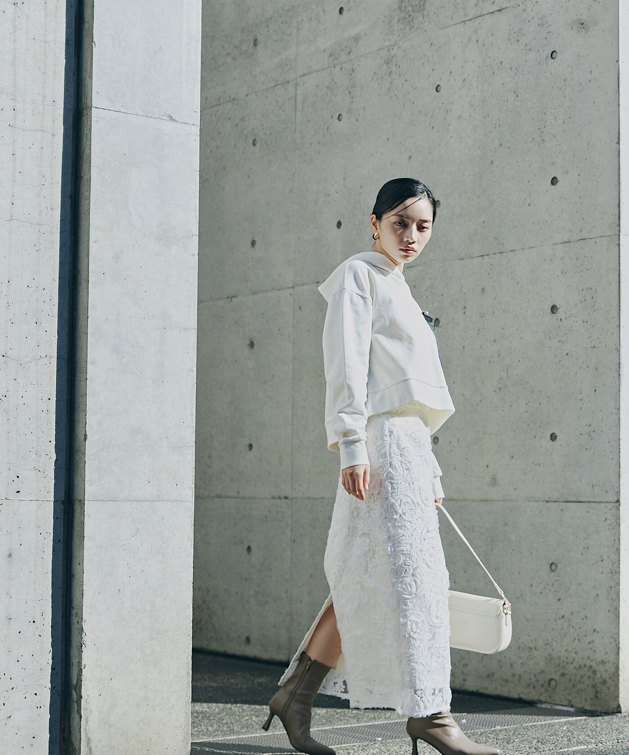 PROPORTION BODY DRESSING「リボンブローチ付きフーディー」|Tシャツ・カットソー|