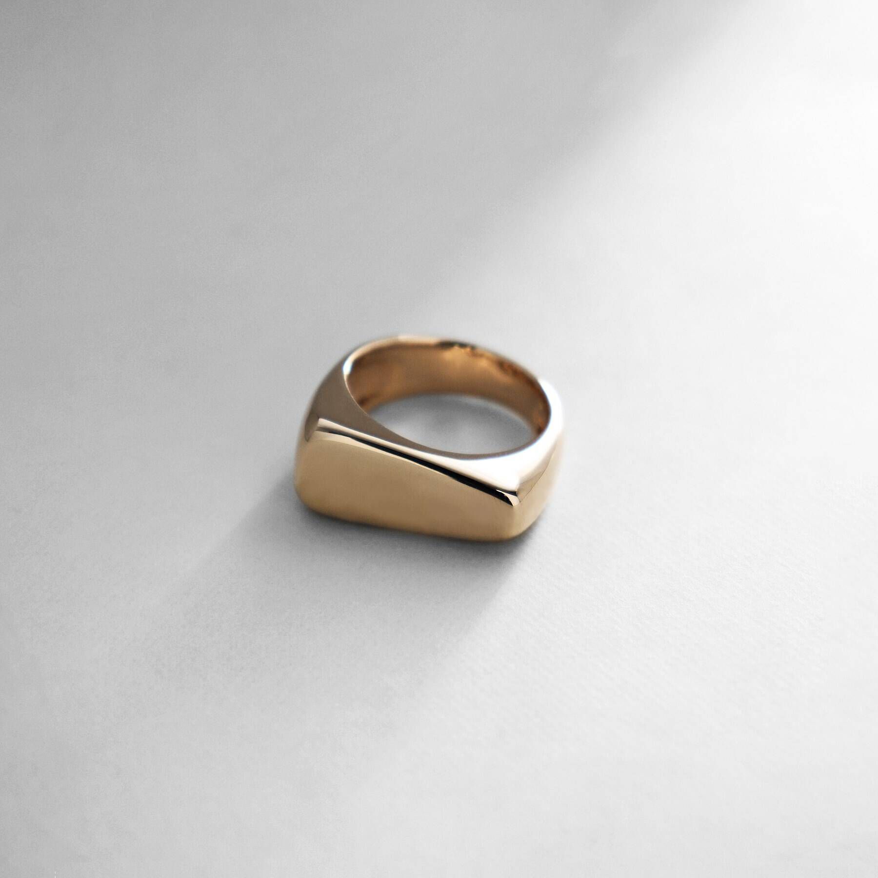 COCOSHNIK「K10トラペーズ シグネットリング」|リング|