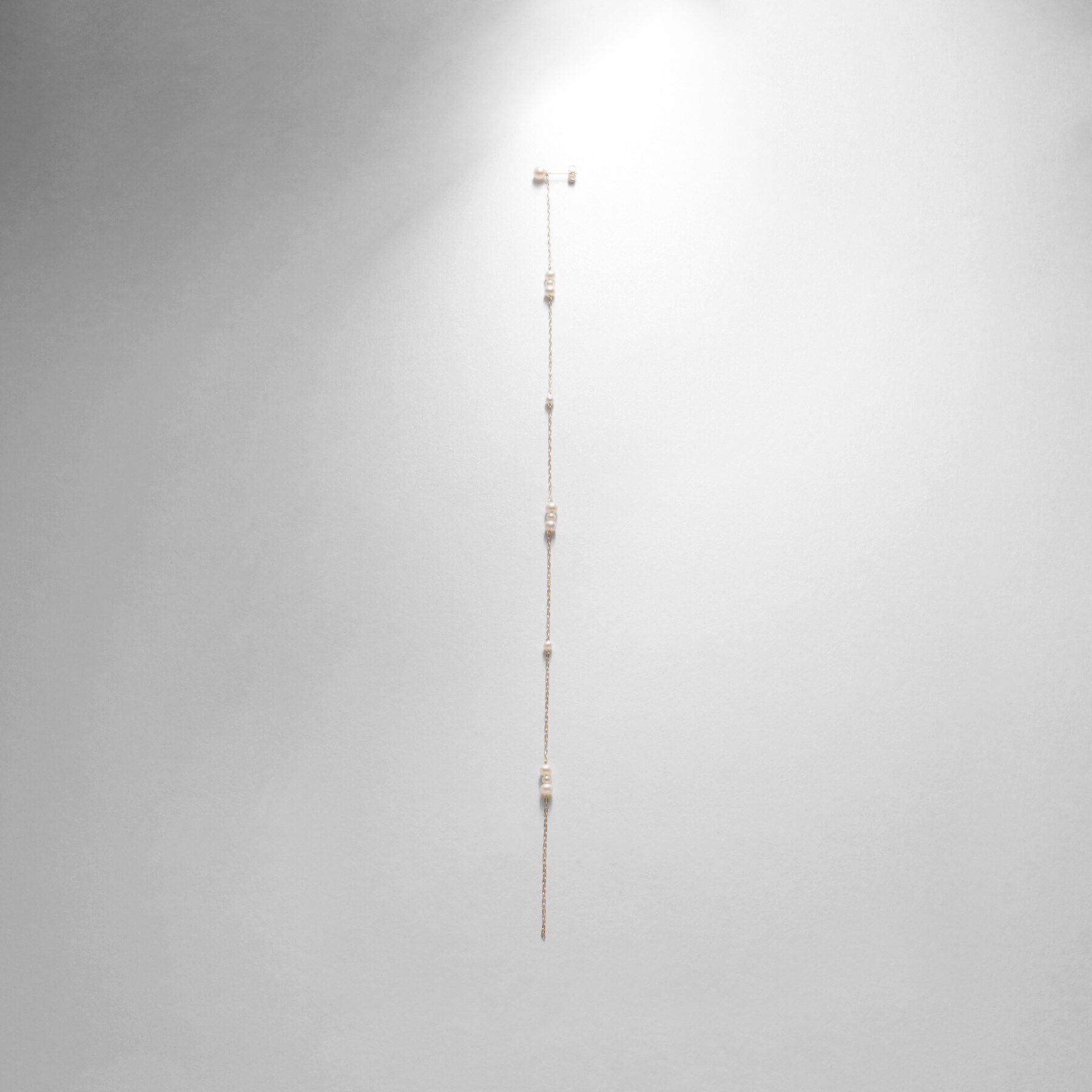 COCOSHNIK「K10パール ステーションロング スタッドピアス（片耳用）」|ピアス|