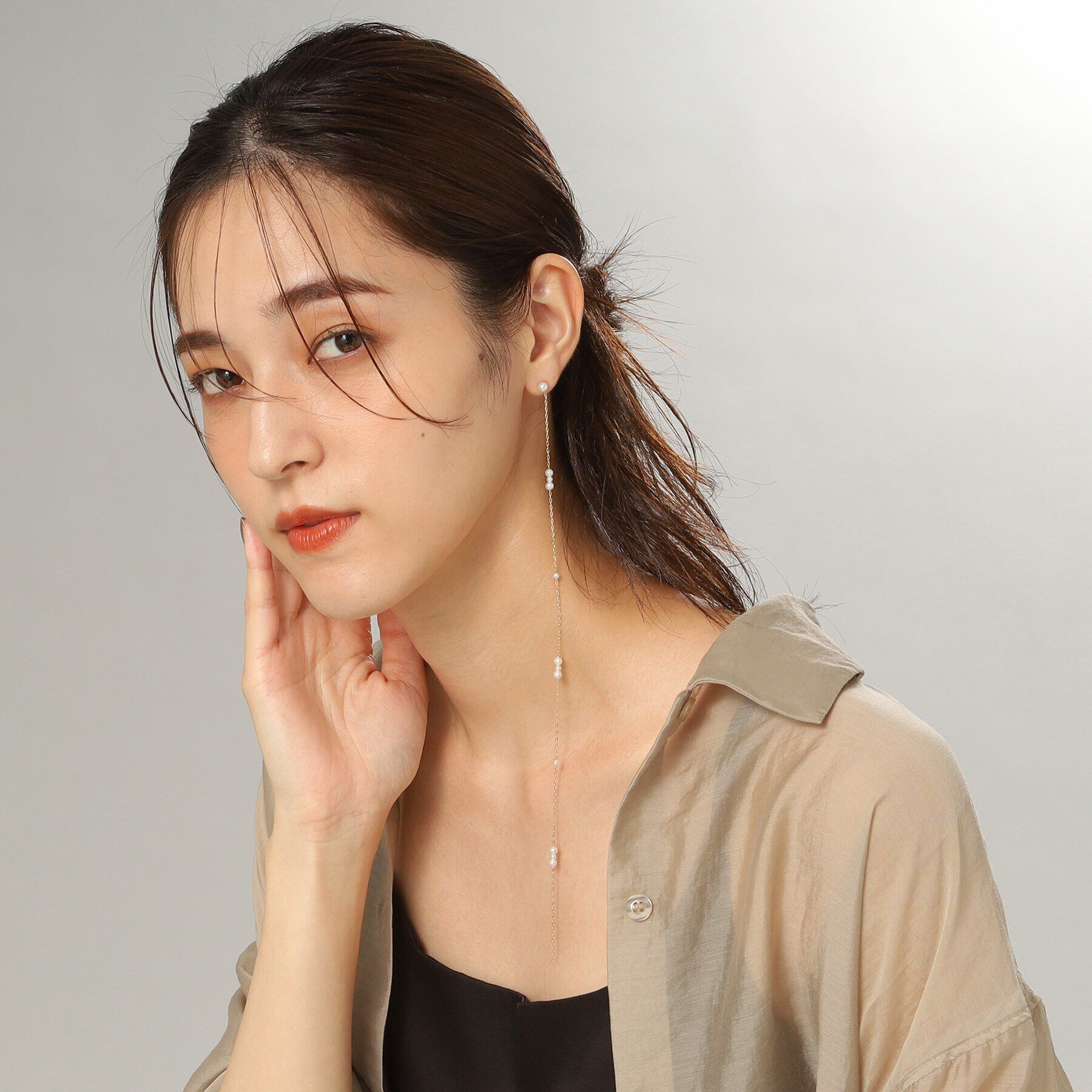 COCOSHNIK「K10パール ステーションロング スタッドピアス（片耳用）」|ピアス|