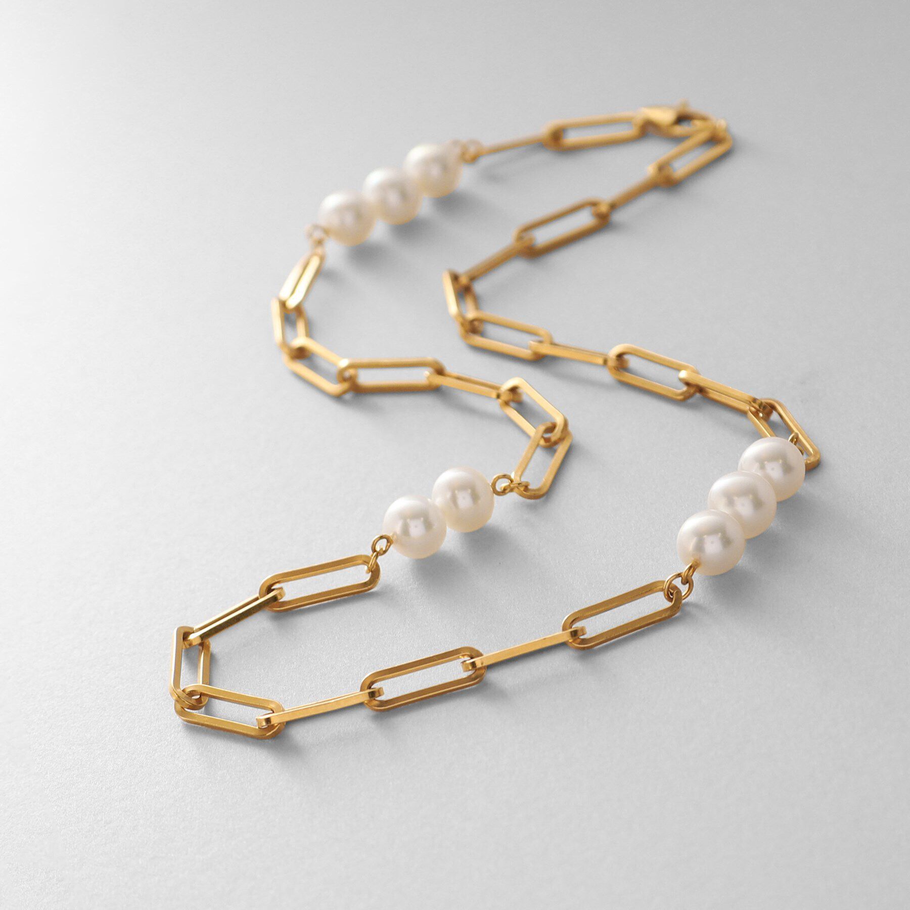 COCOSHNIK ONKITSCH「シルバー フラットケーブルチェーン パールステーションネックレス GP」|ネックレス|ゴールド(606)