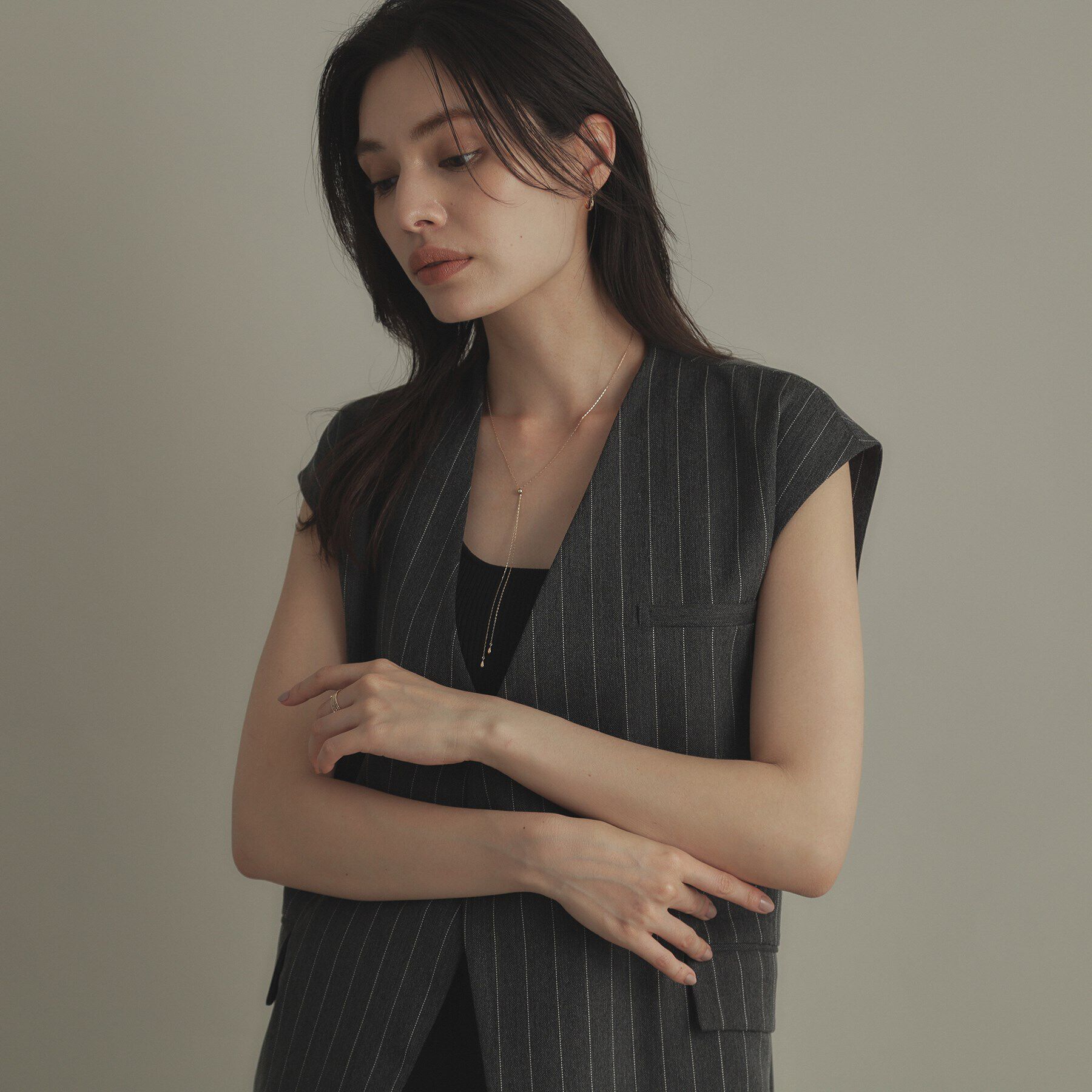 COCOSHNIK「K10中空ペアシェイプラリエット ネックレス」|ネックレス|