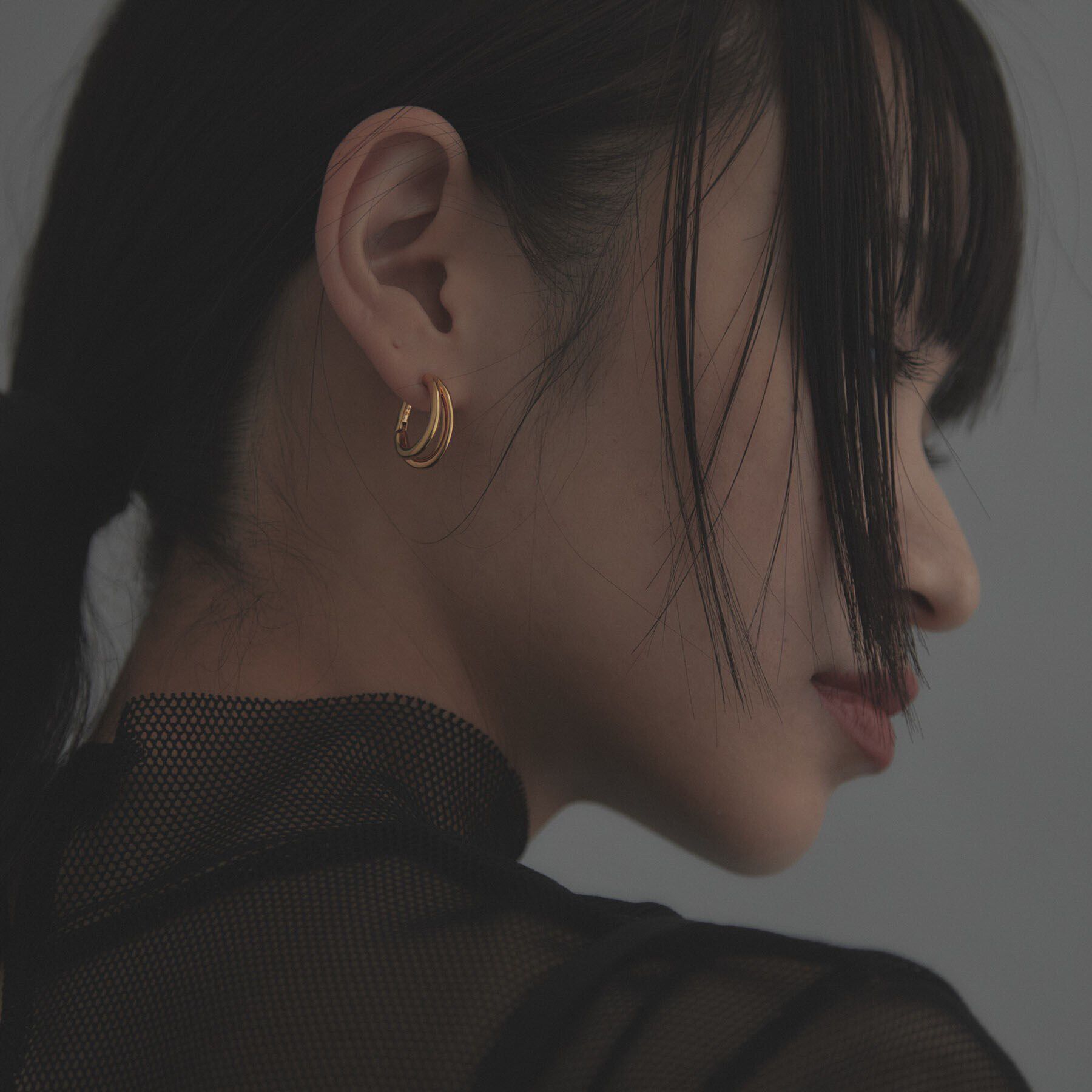 COCOSHNIK ONKITSCH「シルバー ハギーイヤリング ダブルフープ GP」|イヤリング|