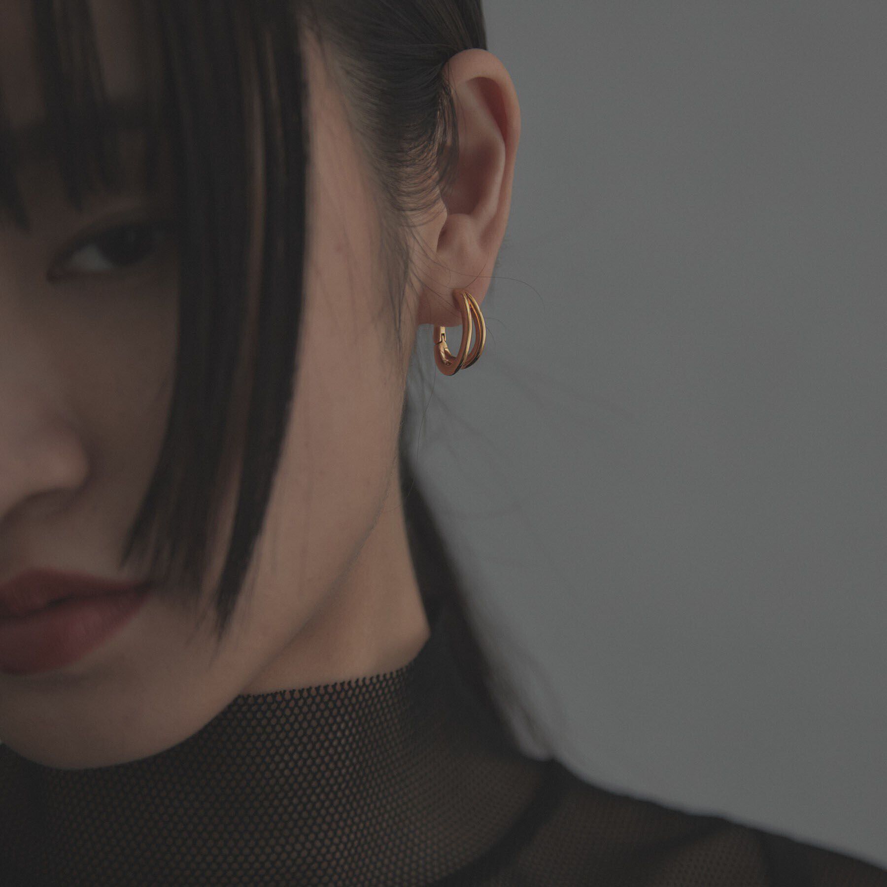 COCOSHNIK ONKITSCH「シルバー ハギーイヤリング ダブルフープ GP」|イヤリング|