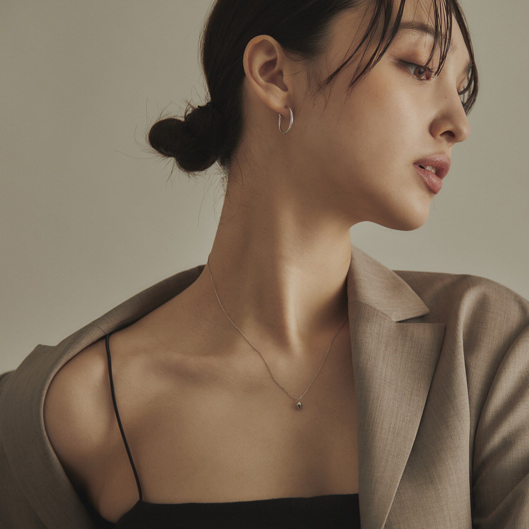 COCOSHNIK「プラチナ中空ダイヤモンドシェイプ ネックレス」|ネックレス|