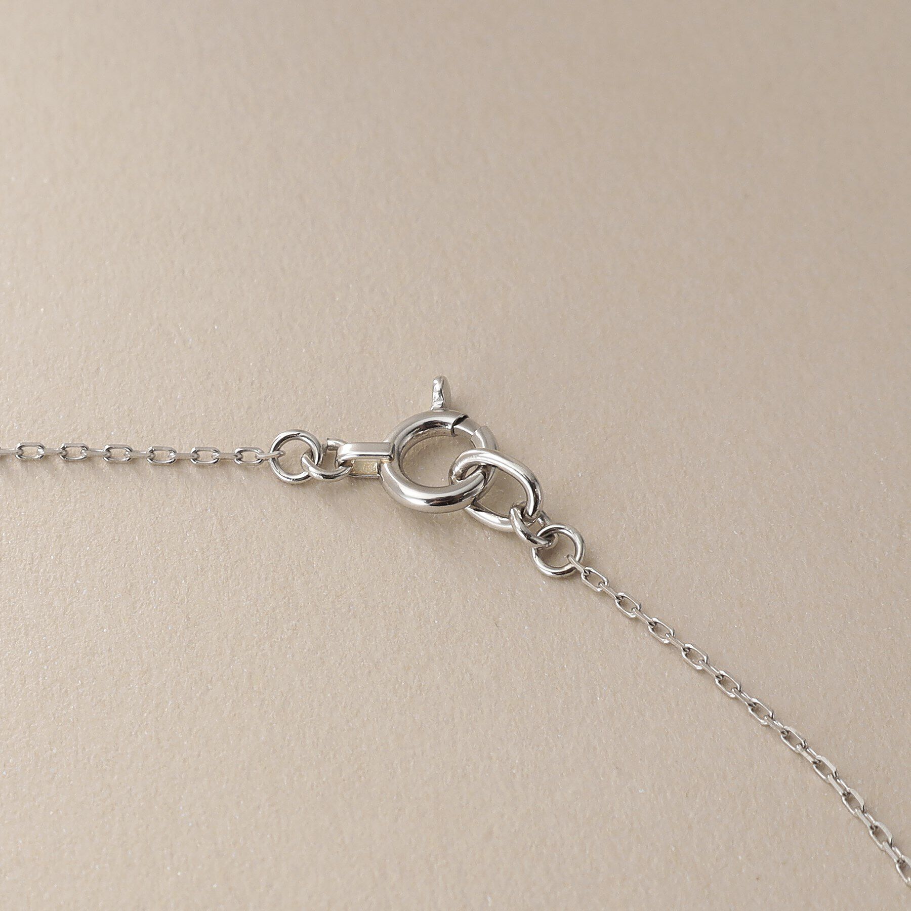 COCOSHNIK「プラチナ中空ダイヤモンドシェイプ ネックレス」|ネックレス|