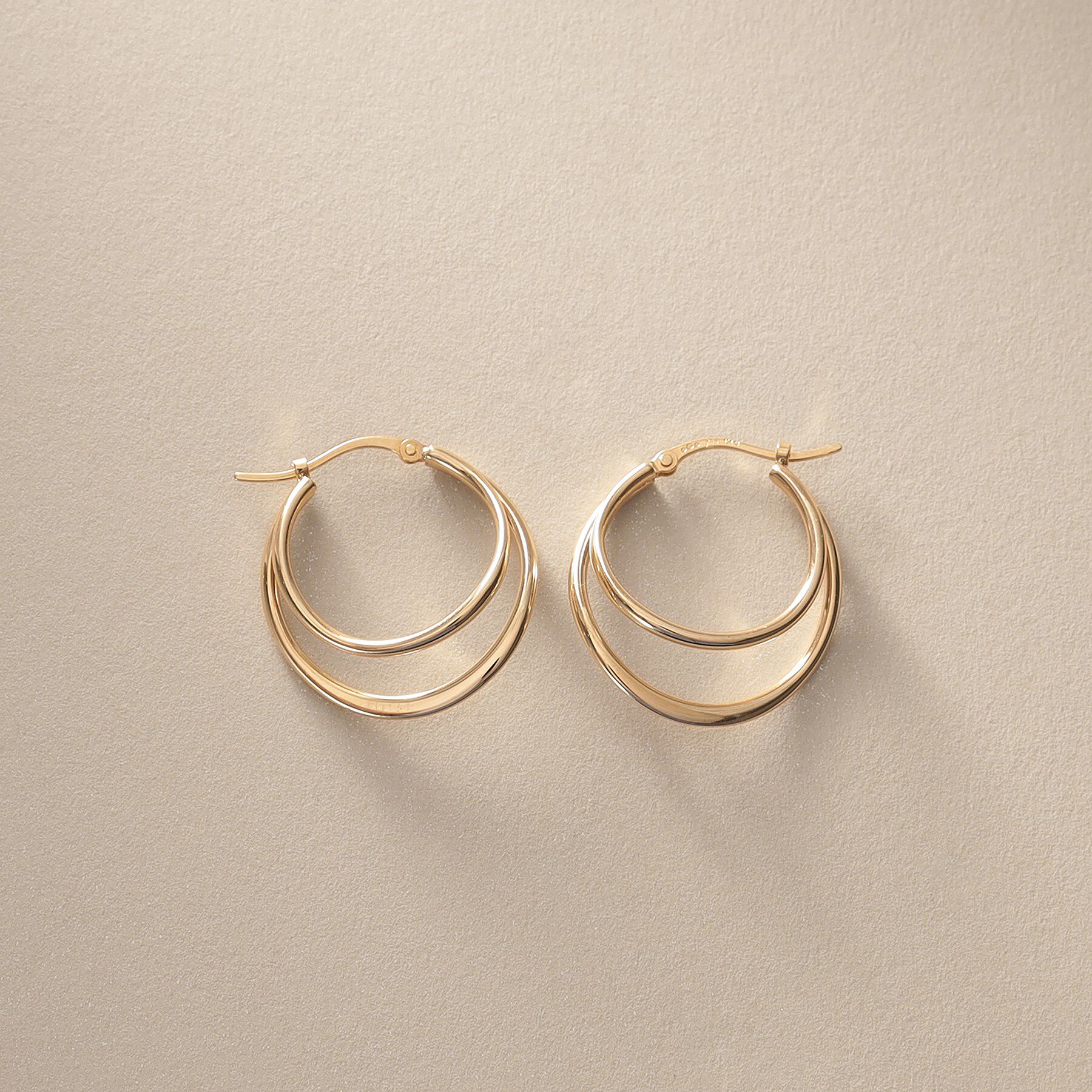 COCOSHNIK「K10中空カーブダブル フープピアス」|ピアス|