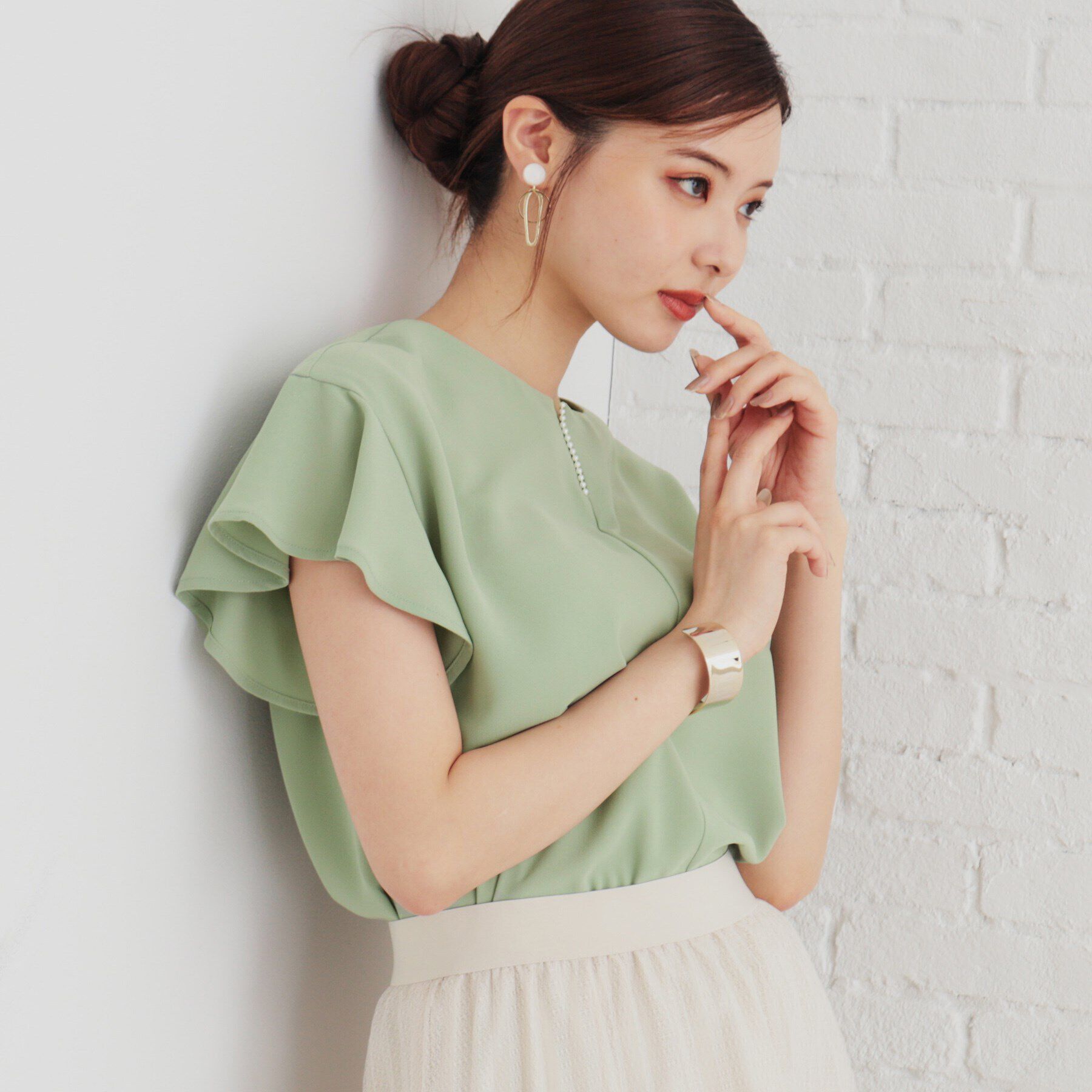 SunaUna「【人気急上昇！／4色展開】フリルスリーブパール調ブラウス」|シャツ・ブラウス|ミントグリーン(02