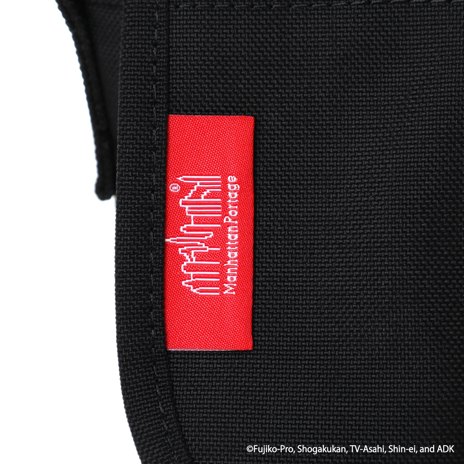 Manhattan Portage「NYLON MESSENGER BAG(SM) FLAP ZIPPER POCKET DORAEMON 25」|ショルダー・メッセンジャー|