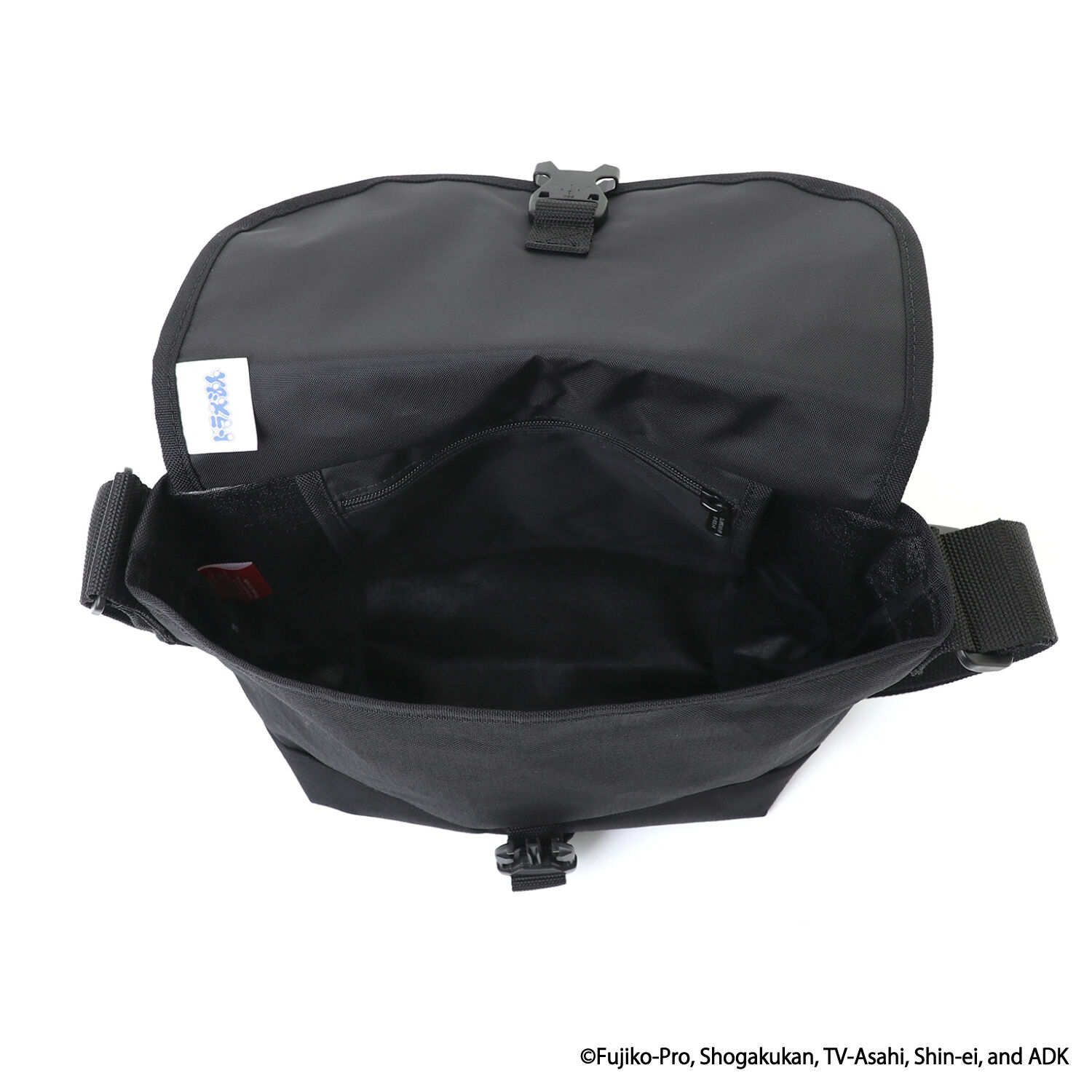 Manhattan Portage「NYLON MESSENGER BAG(SM) FLAP ZIPPER POCKET DORAEMON 25」|ショルダー・メッセンジャー|