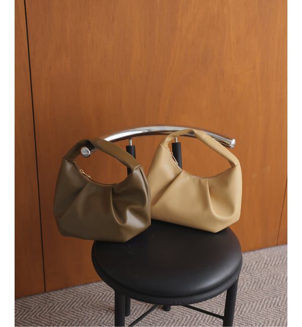 SLOBE IENA「SLOBE タックラウンドバッグ」|ハンドバッグ|