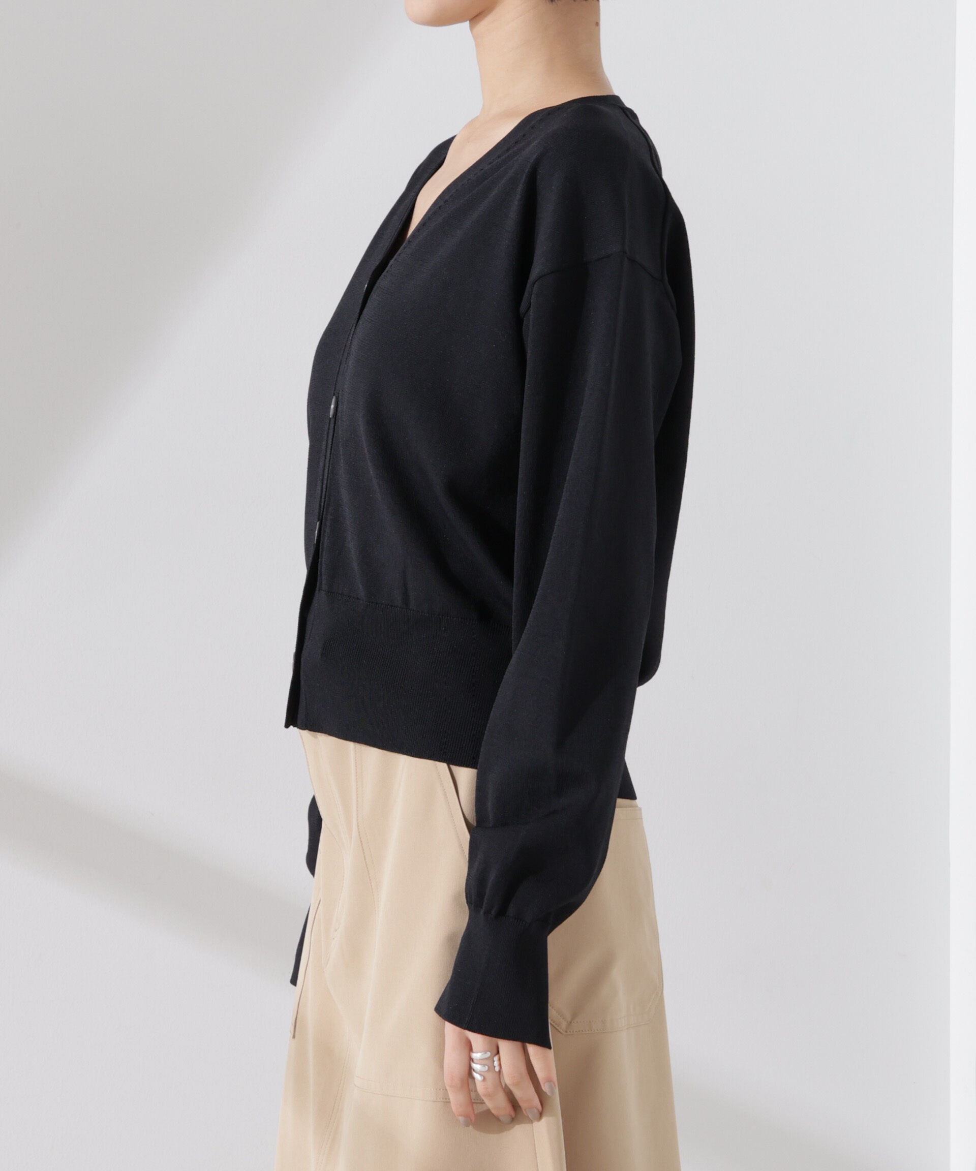 nano･universe「洗濯機洗い可UVカット接触冷感justVネックカーディガン」|ニット・セーター|