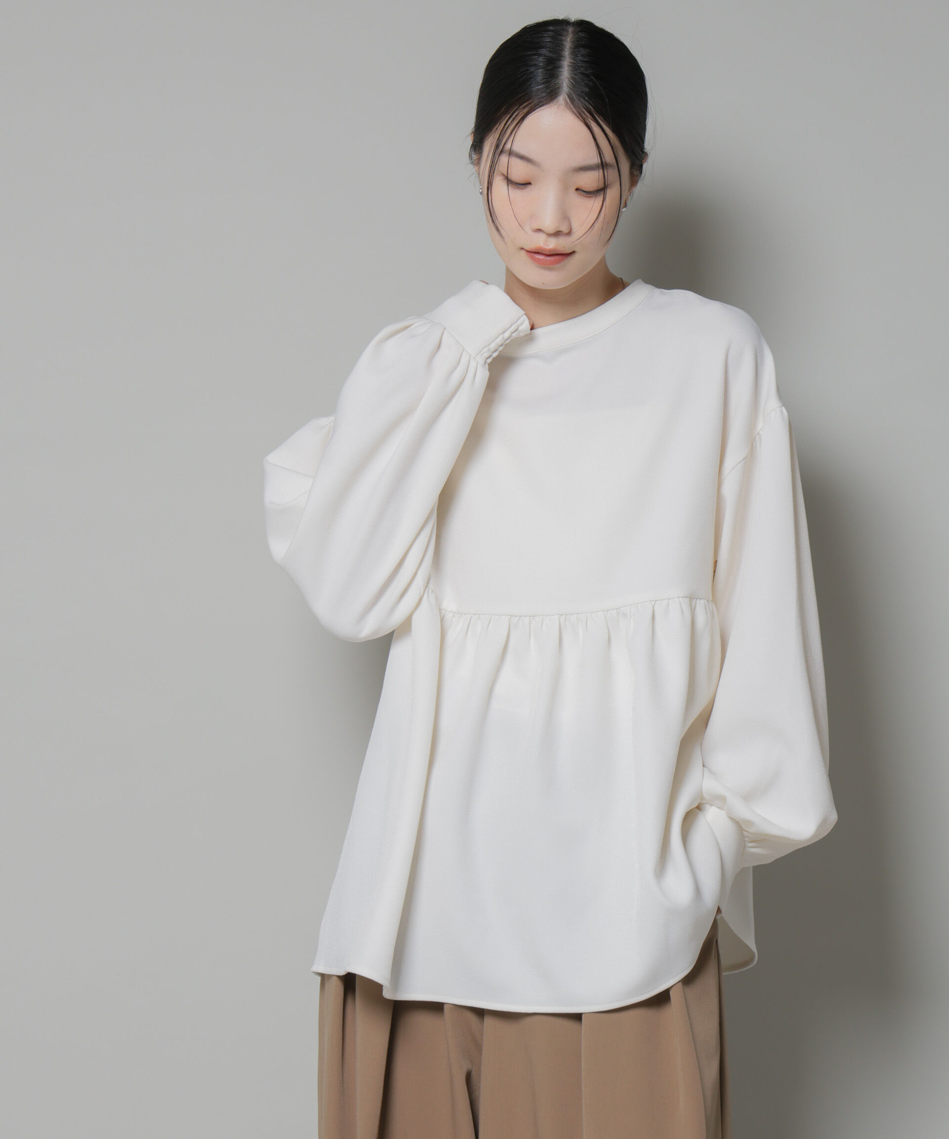 nano･universe「ｳｰﾙﾗｲｸﾎﾟﾘｴｽﾃﾙ前後2way切り替えﾍﾟﾌﾟﾗﾑﾌﾞﾗｳｽ(ｾ  」|シャツ・ブラウス|